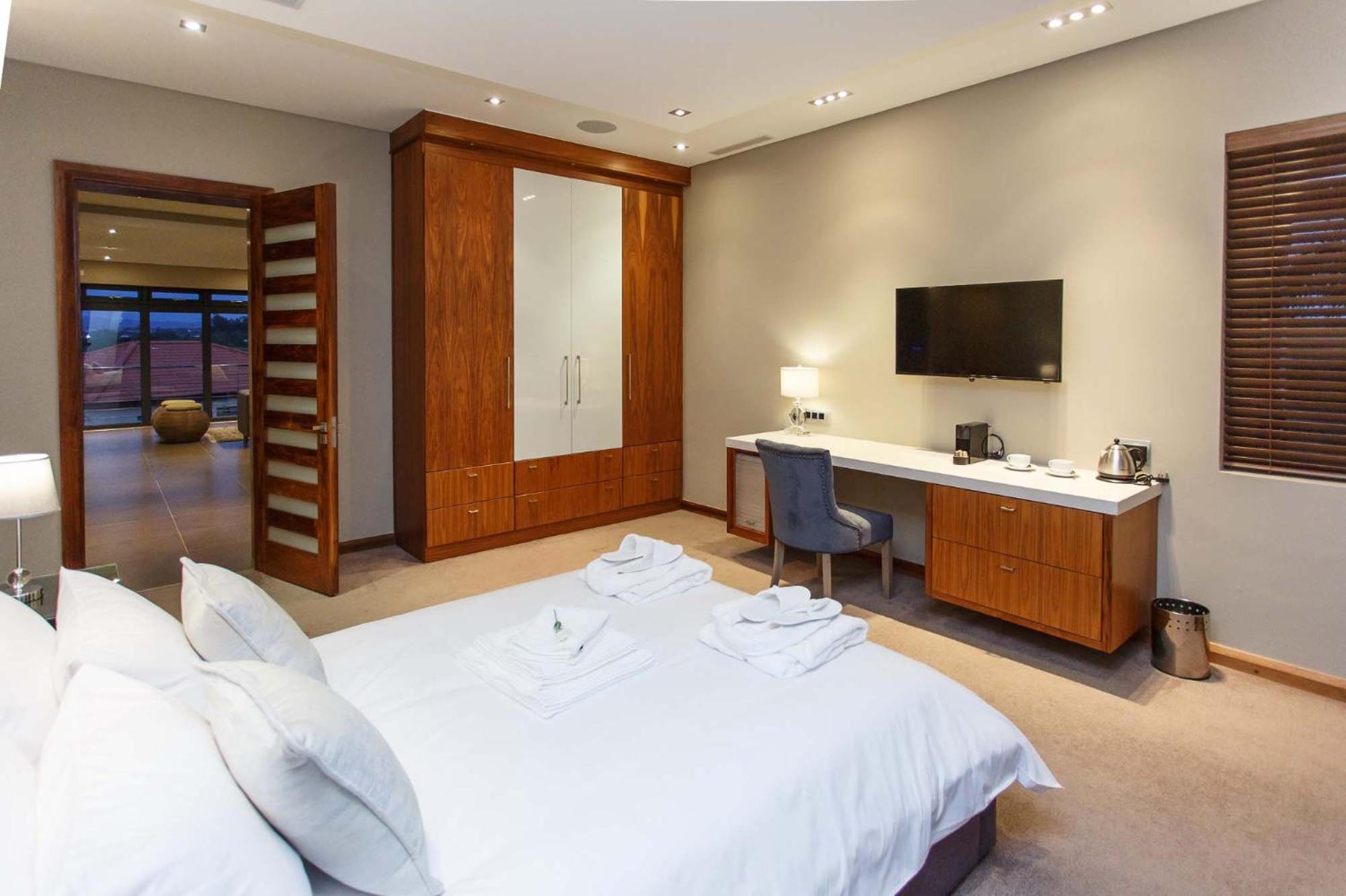 Deluxe Suite photo 3