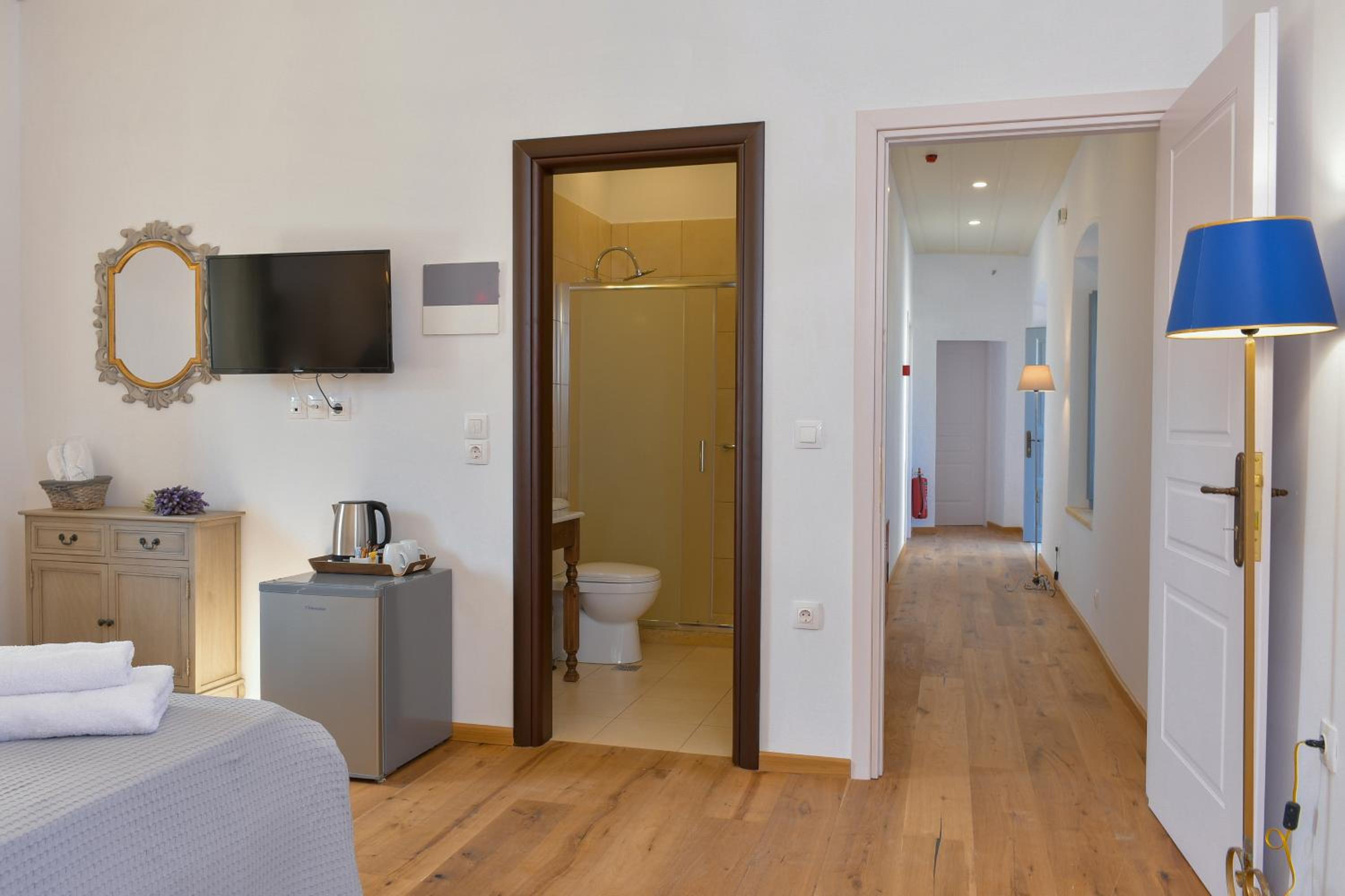 Deluxe Double Room photo 3