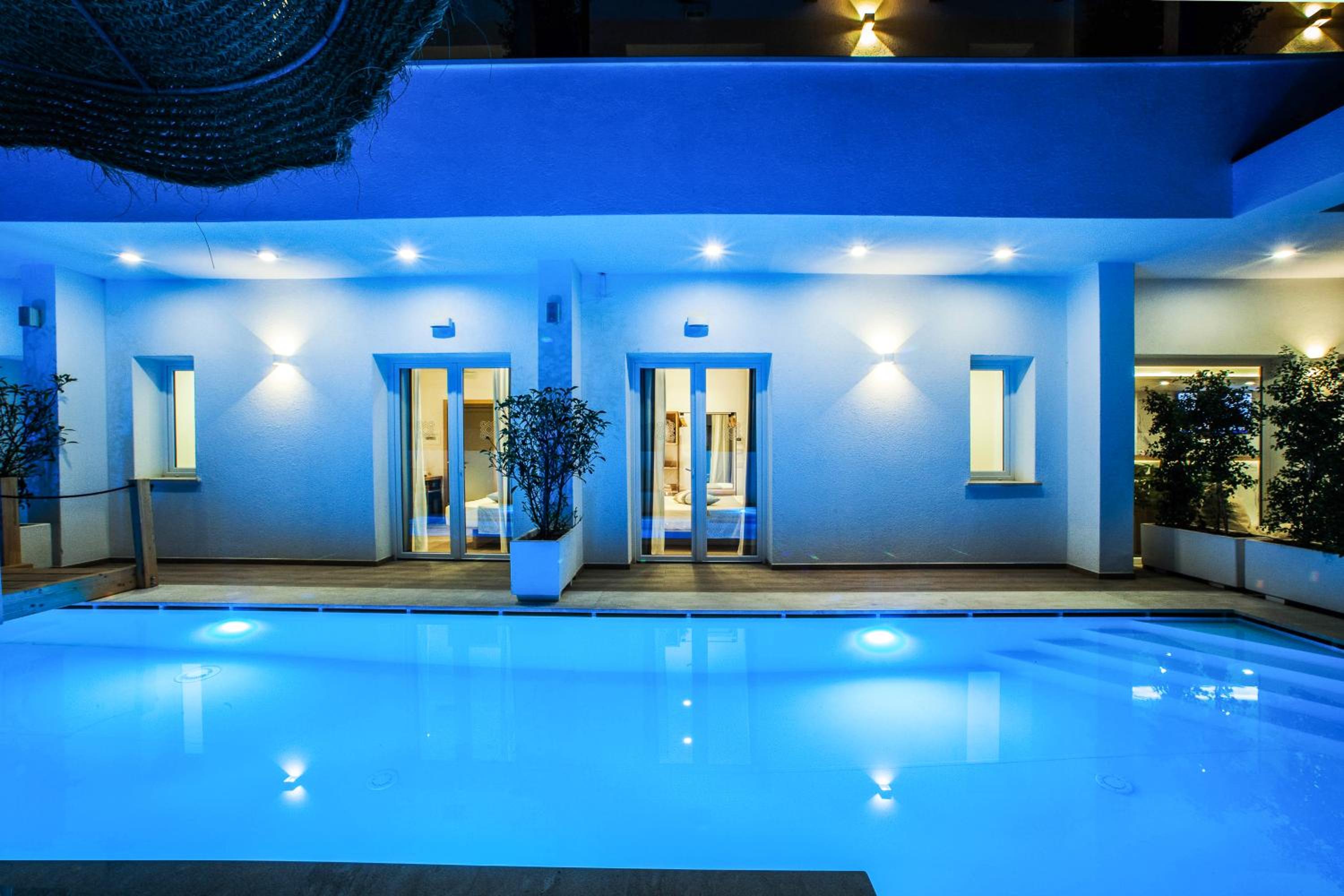 Deluxe Double or Twin Room with Pool Access - Photo 18