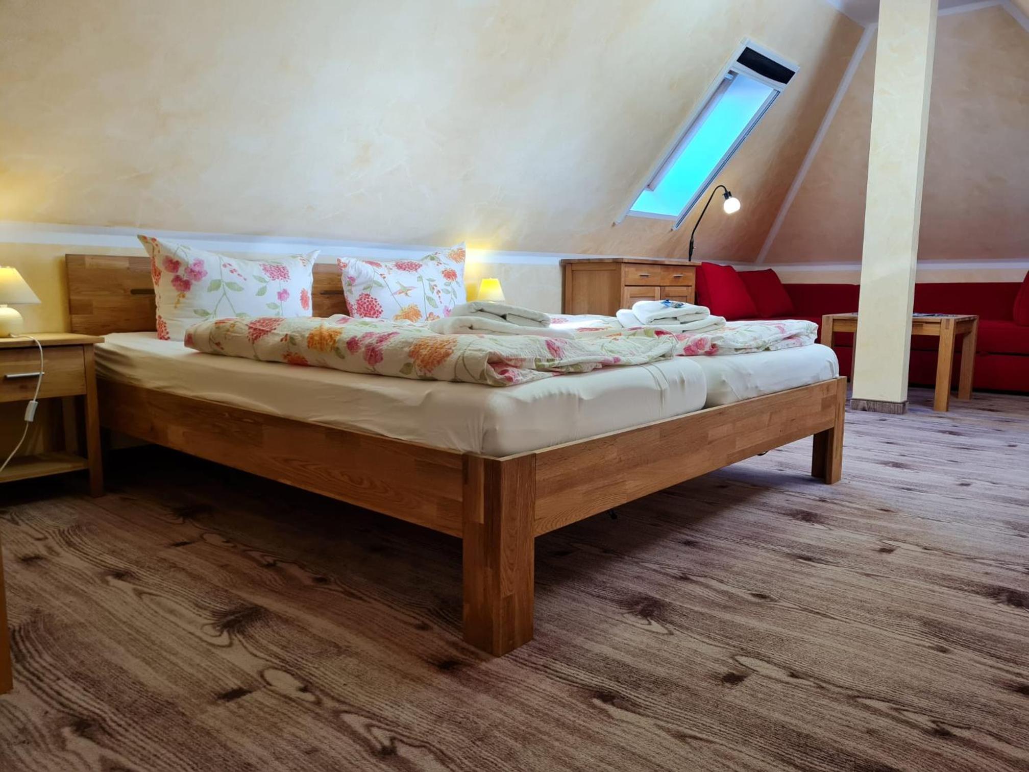 Double Room - Photo 6