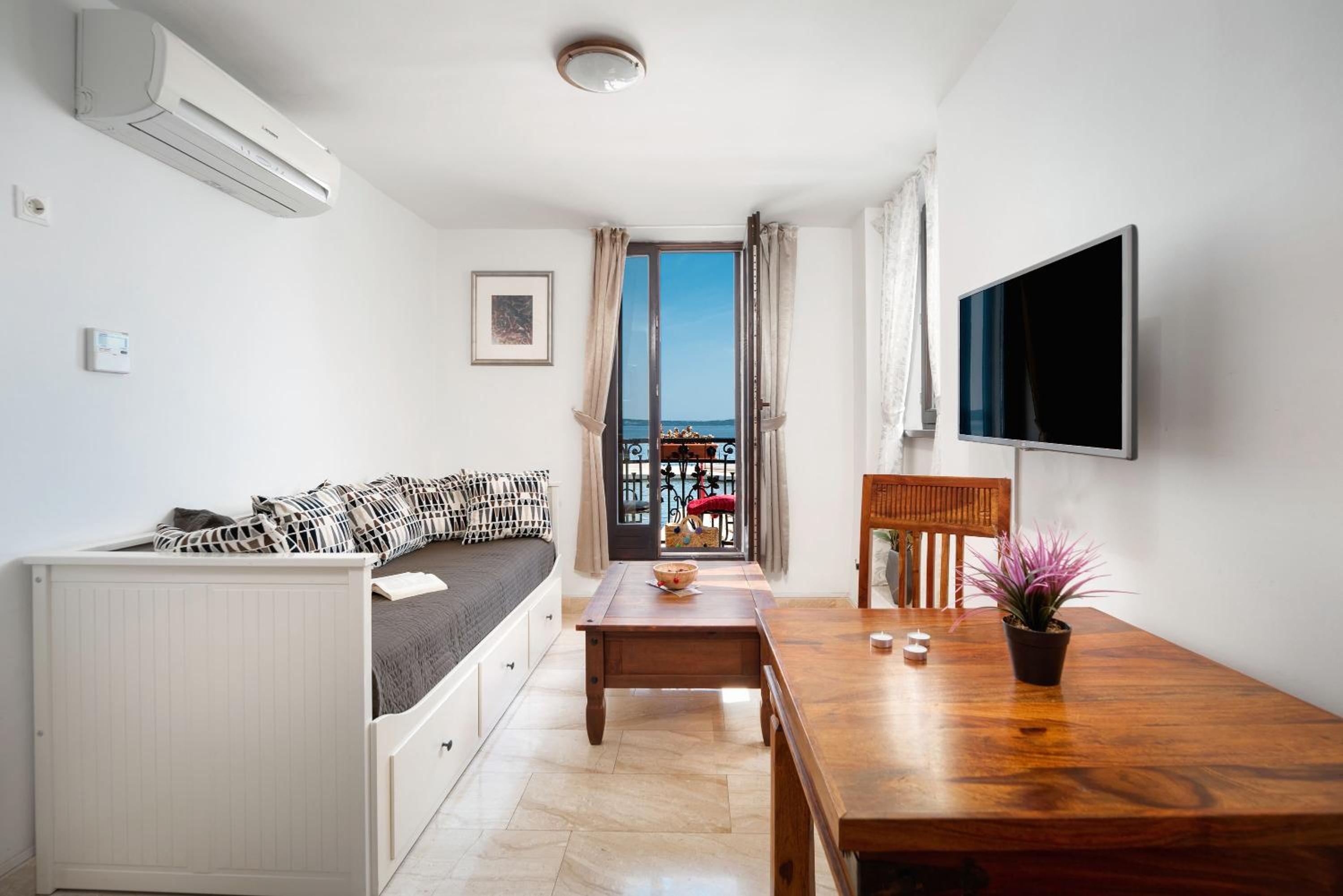 Apartment with Sea View photo 1