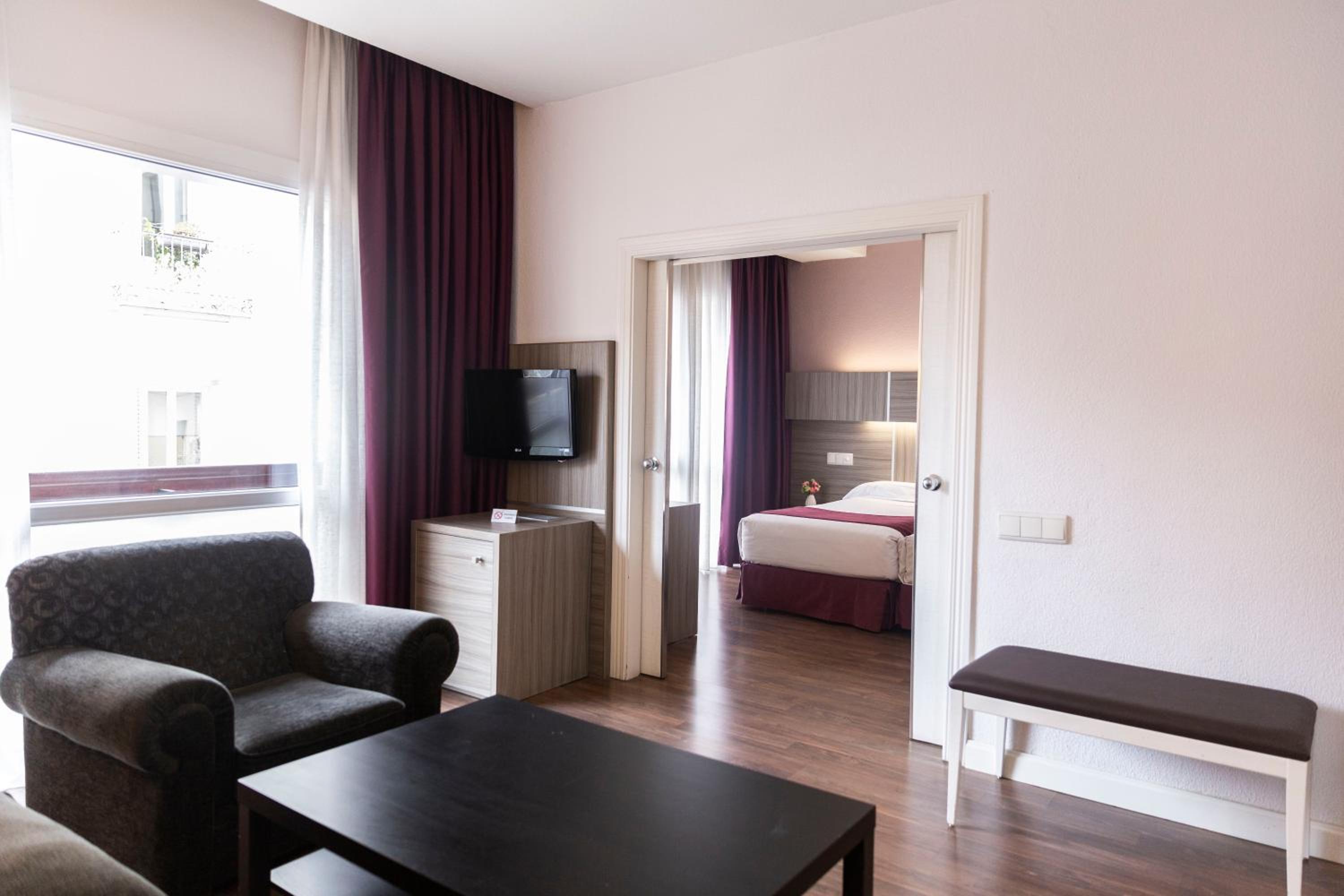 Double Room with Lounge - Photo 6