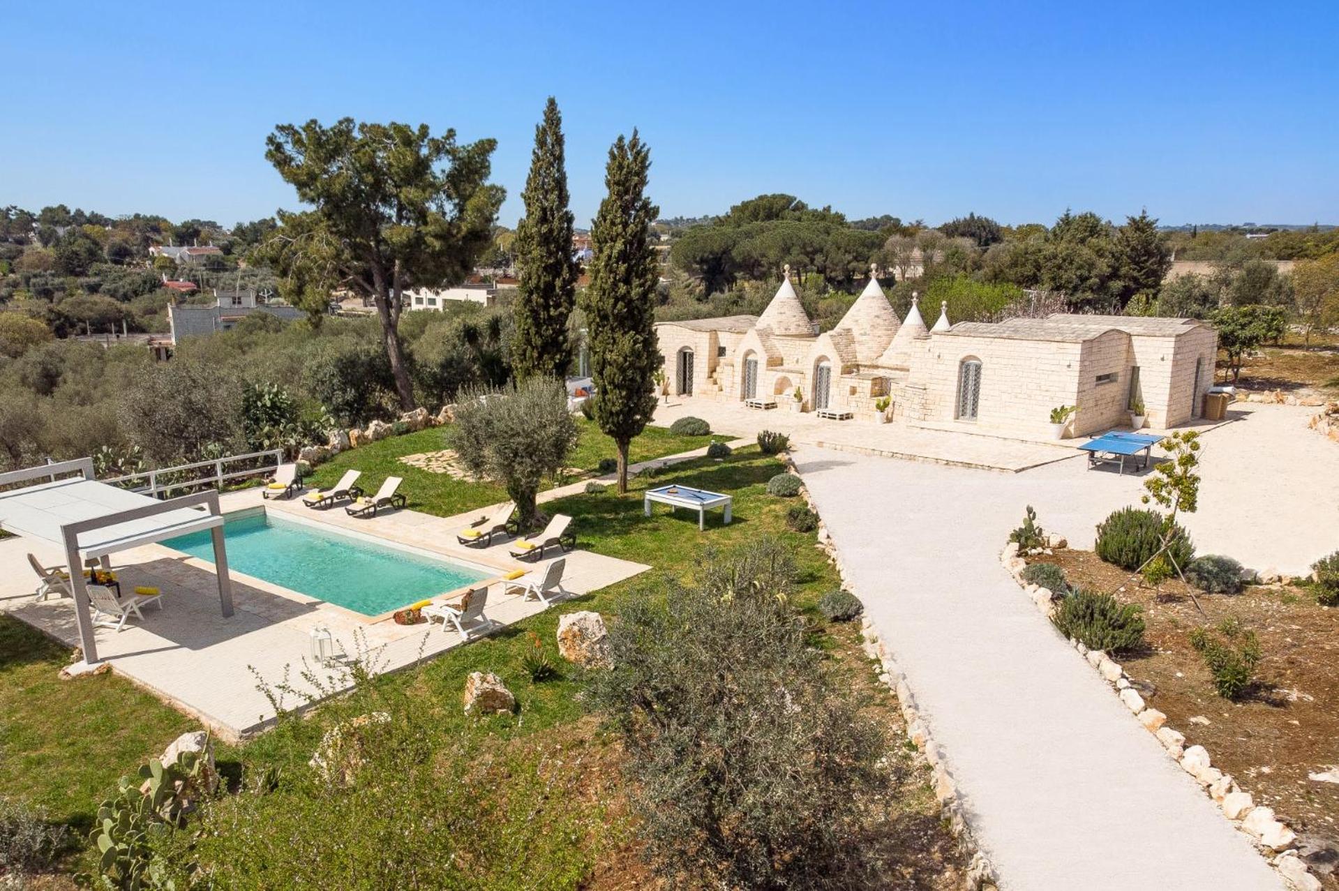 Five-Bedroom Villa photo 2