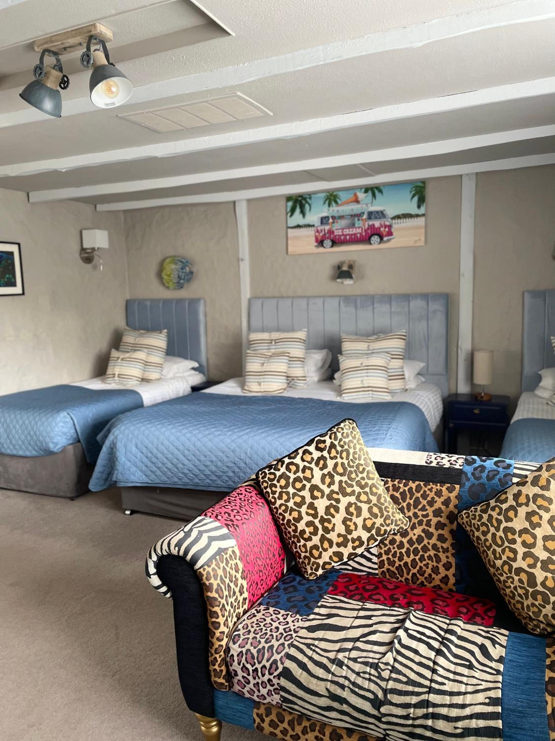Deluxe Family Room - Photo 3