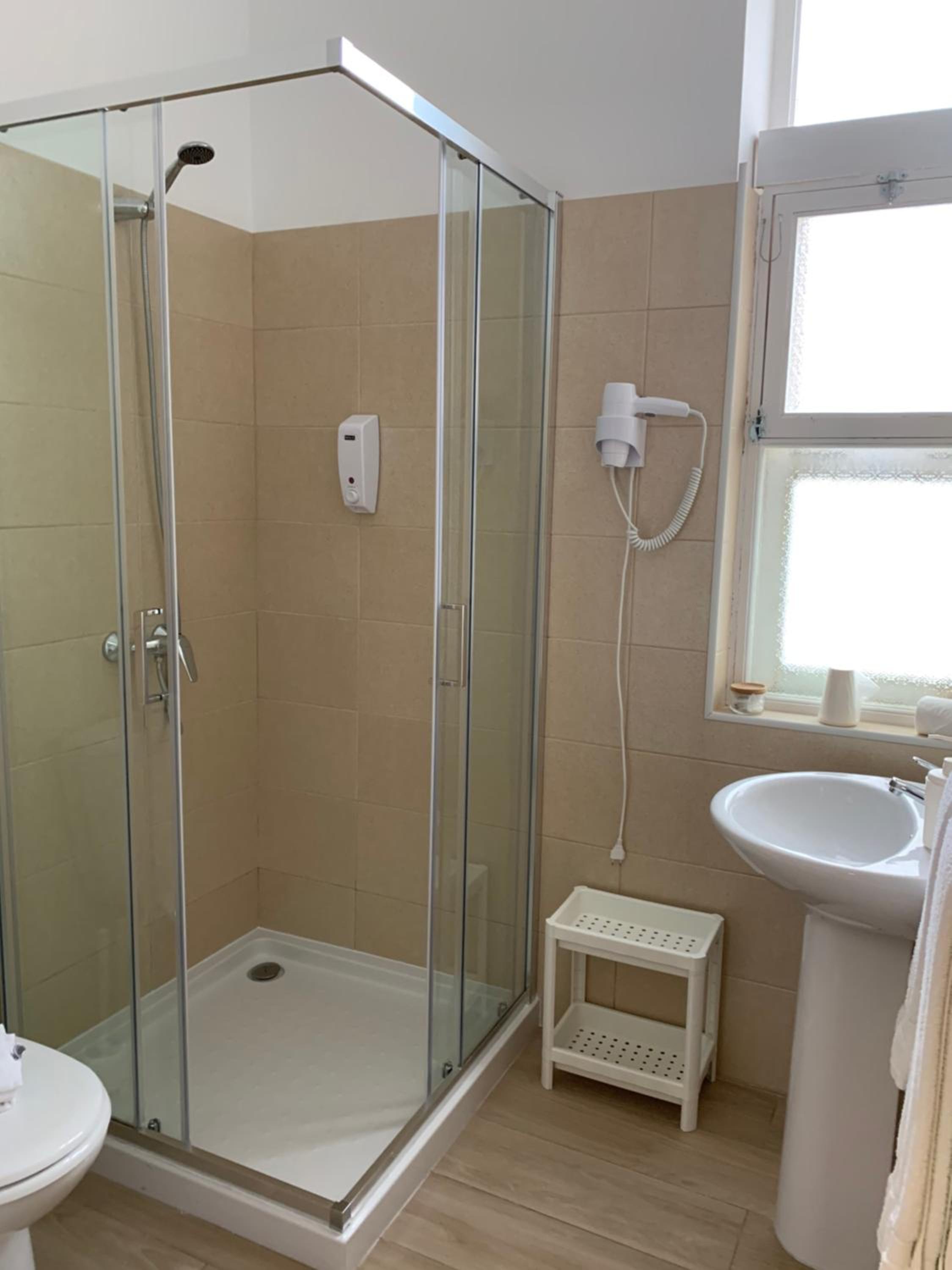 Double or Twin Room with Private External Bathroom photo 2