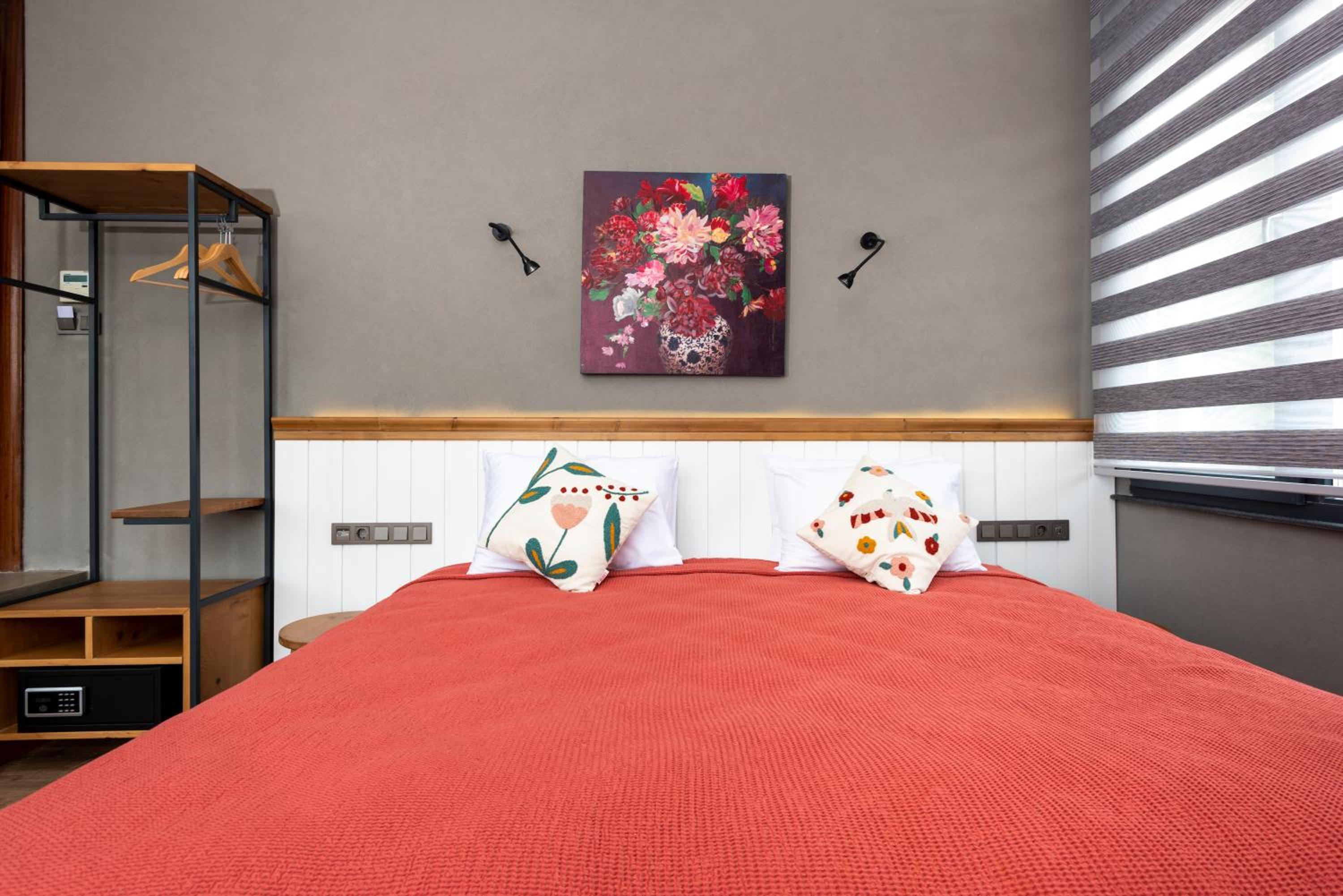 Double Room with Spa Bath photo 2