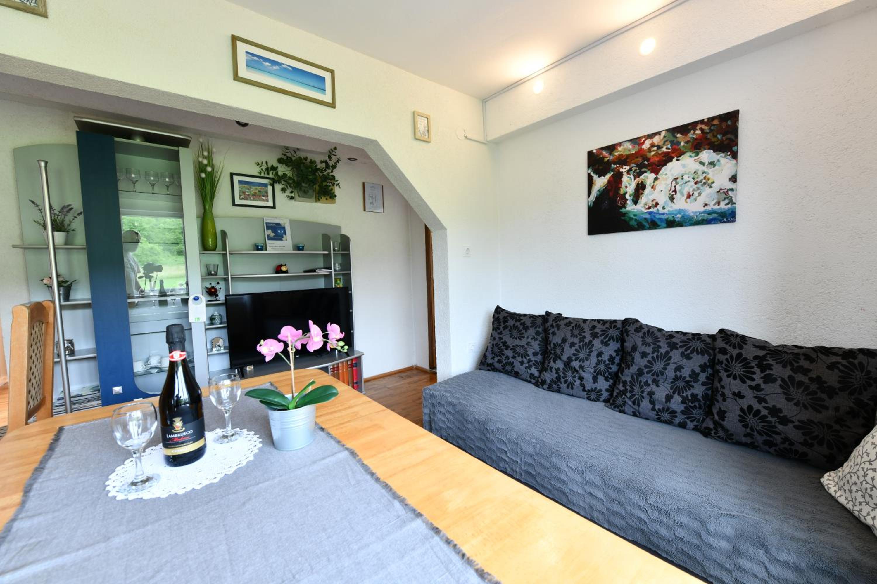 Two-Bedroom Apartment - Photo 28