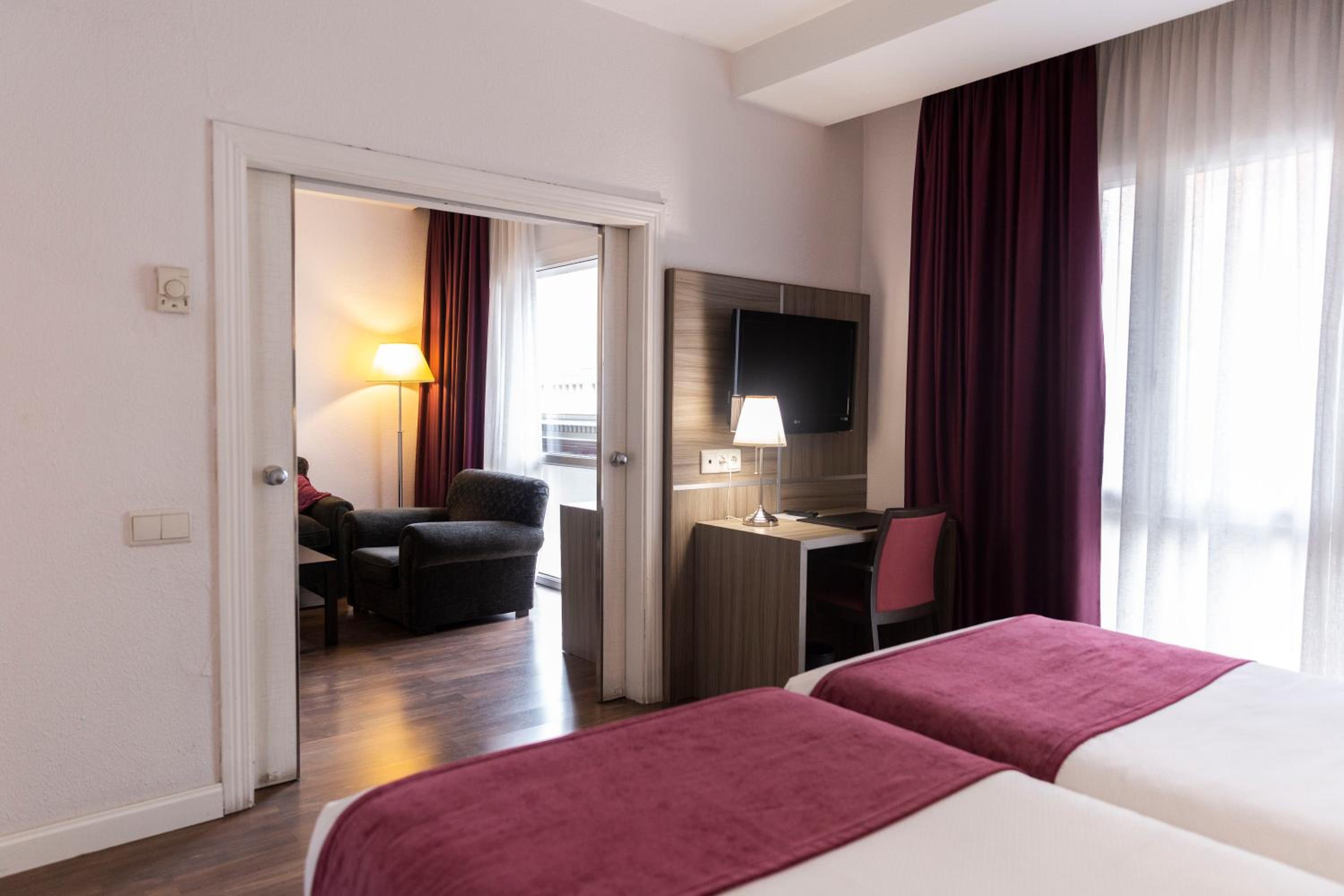 Double Room with Lounge - Photo 5