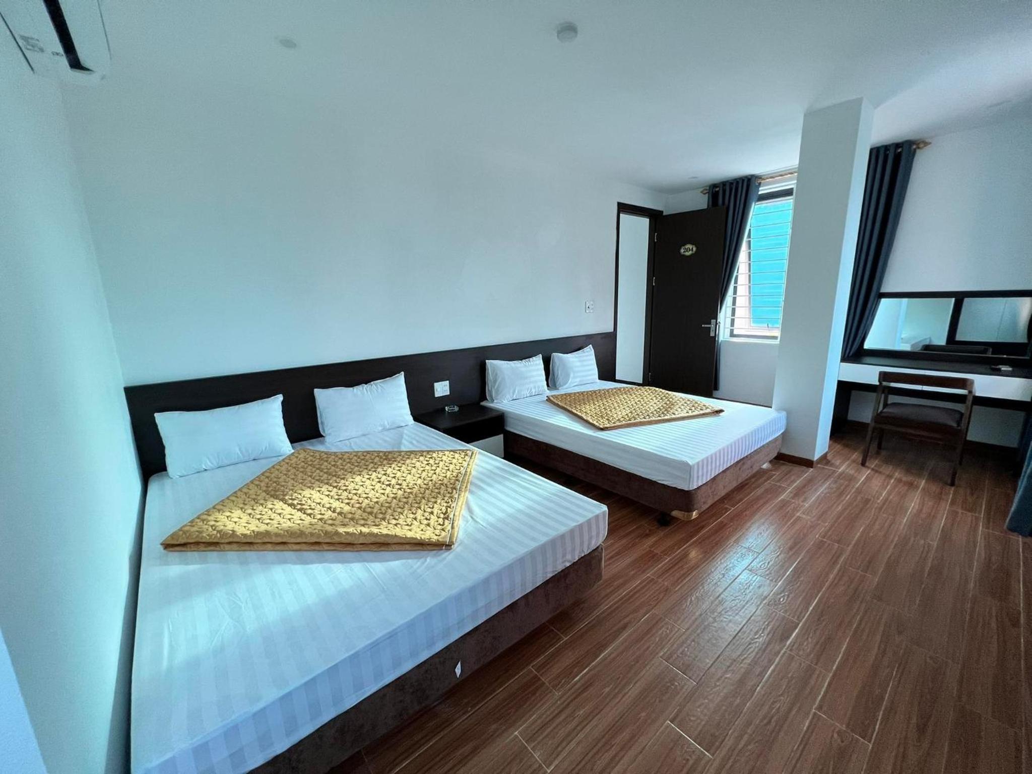Double Room With Two Double Beds photo 3
