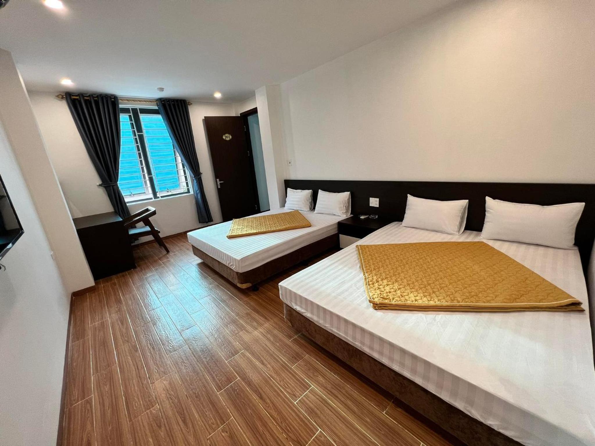 Double Room With Two Double Beds photo 2