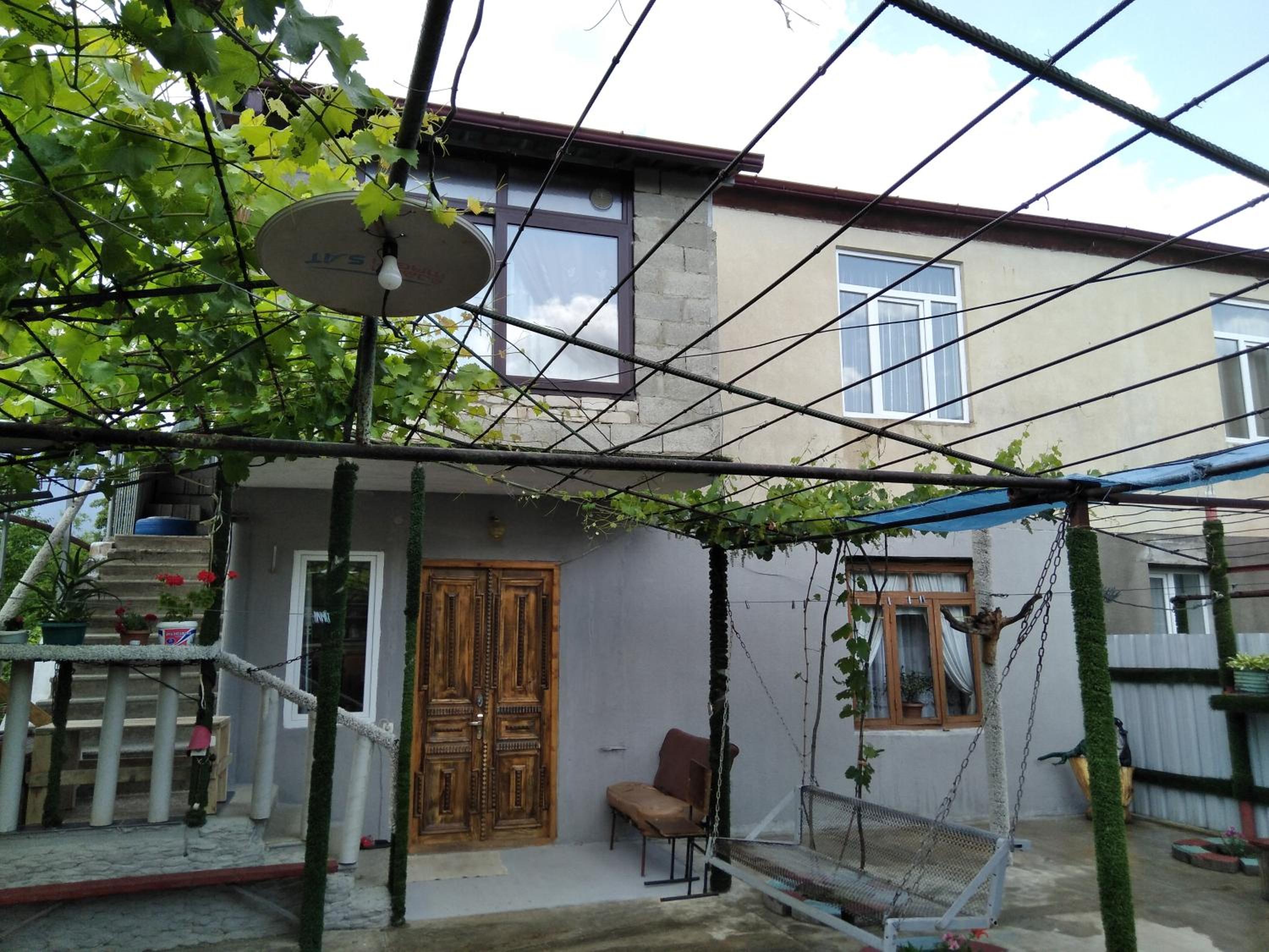 Four-Bedroom House photo 2