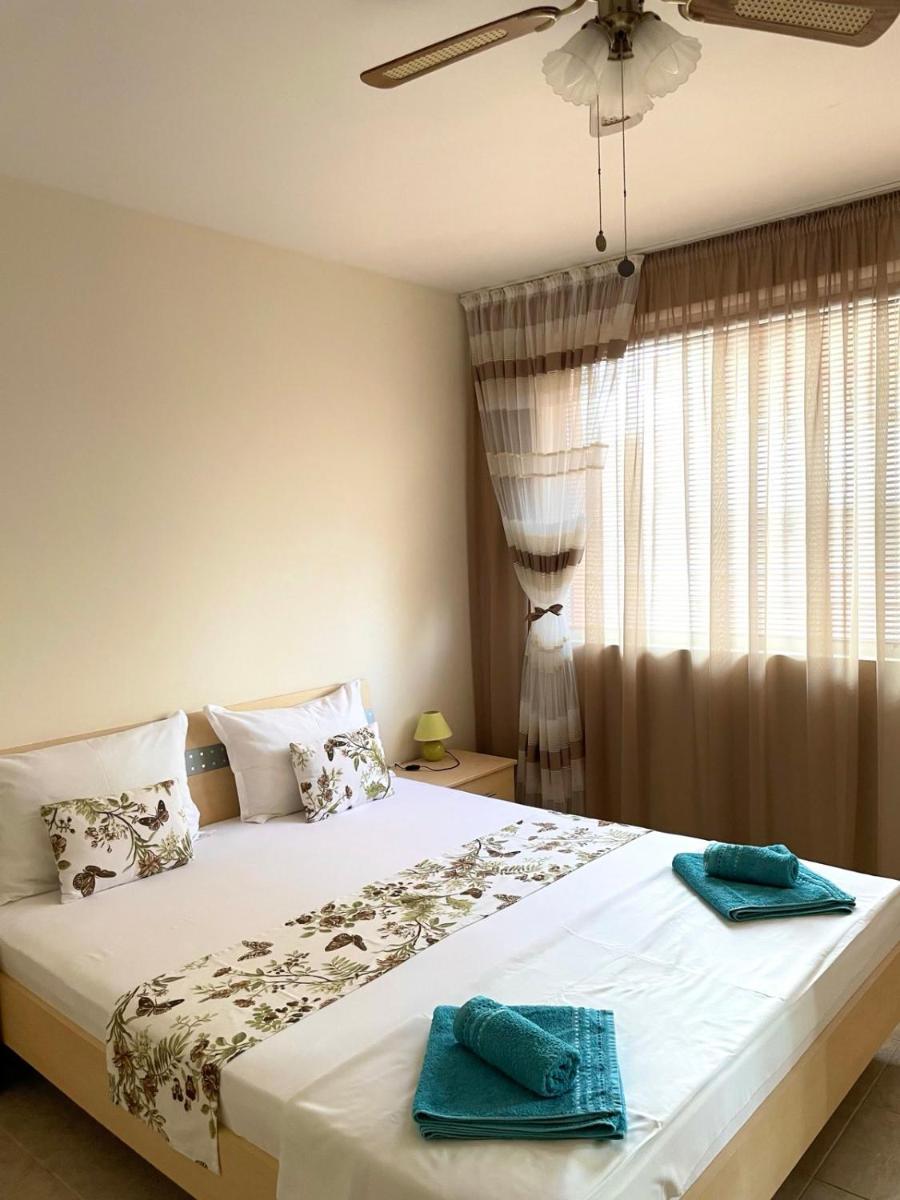 Apartment with Sea View - Photo 9