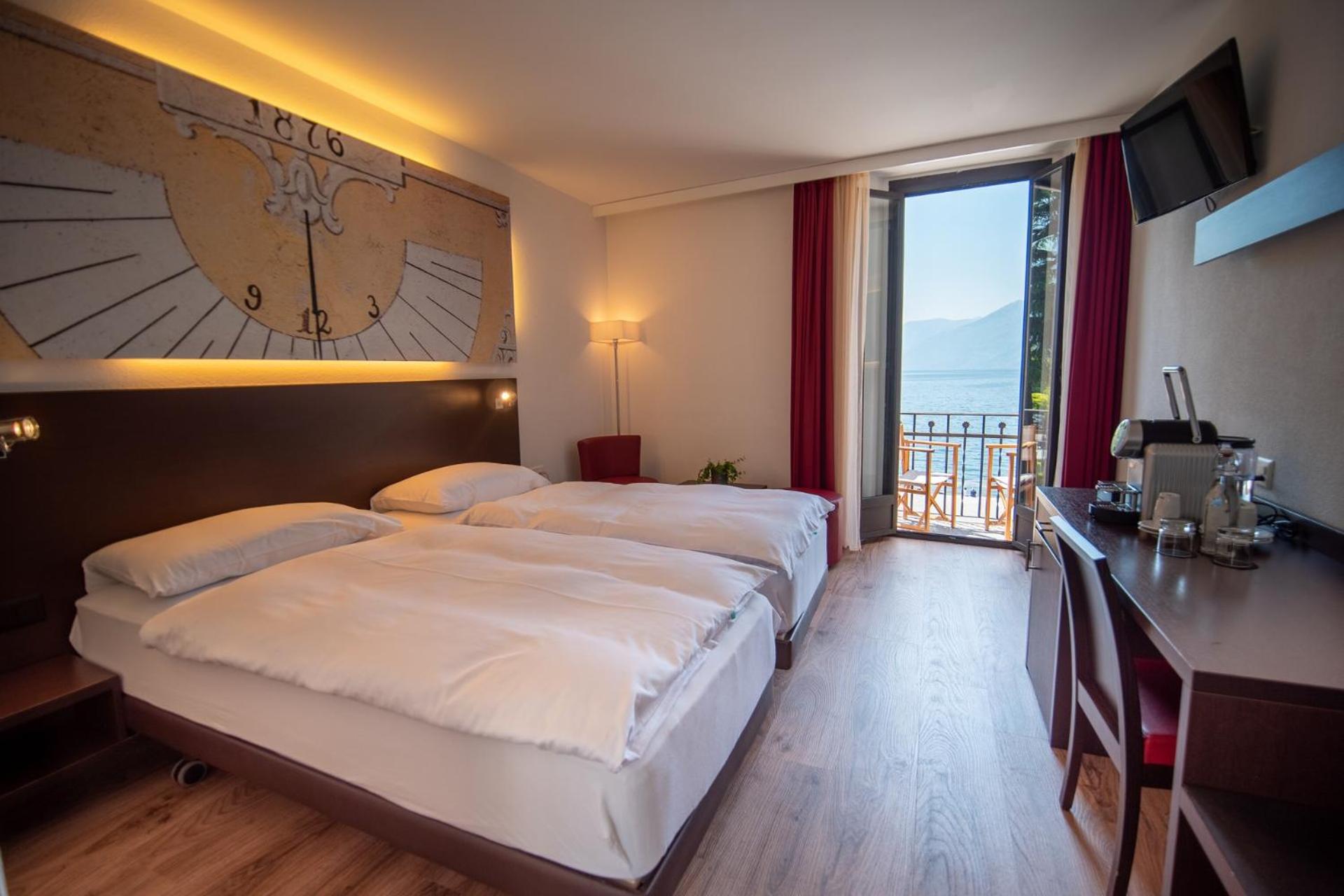Classic Double Room with Lake view