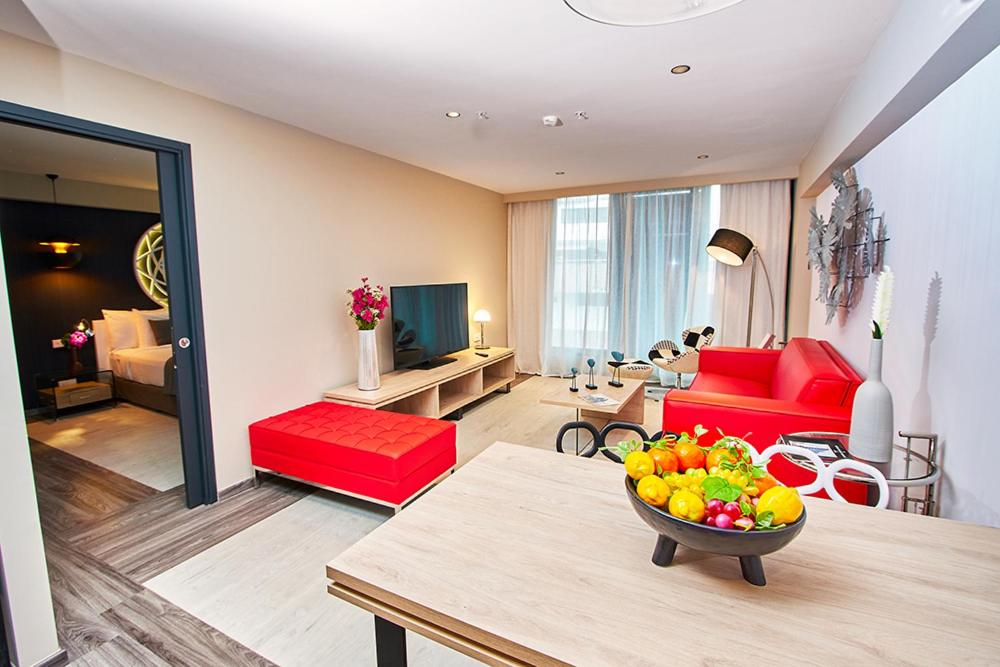 Deluxe Double Room - Photo 9
