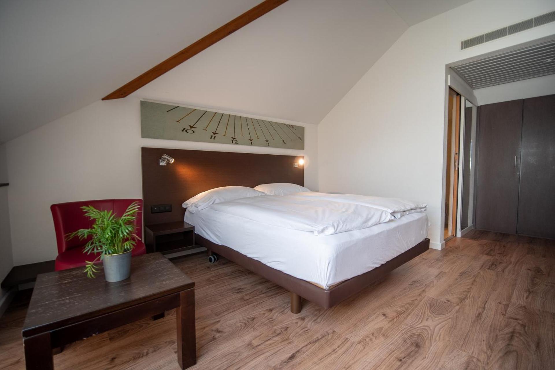 Queen Double Room