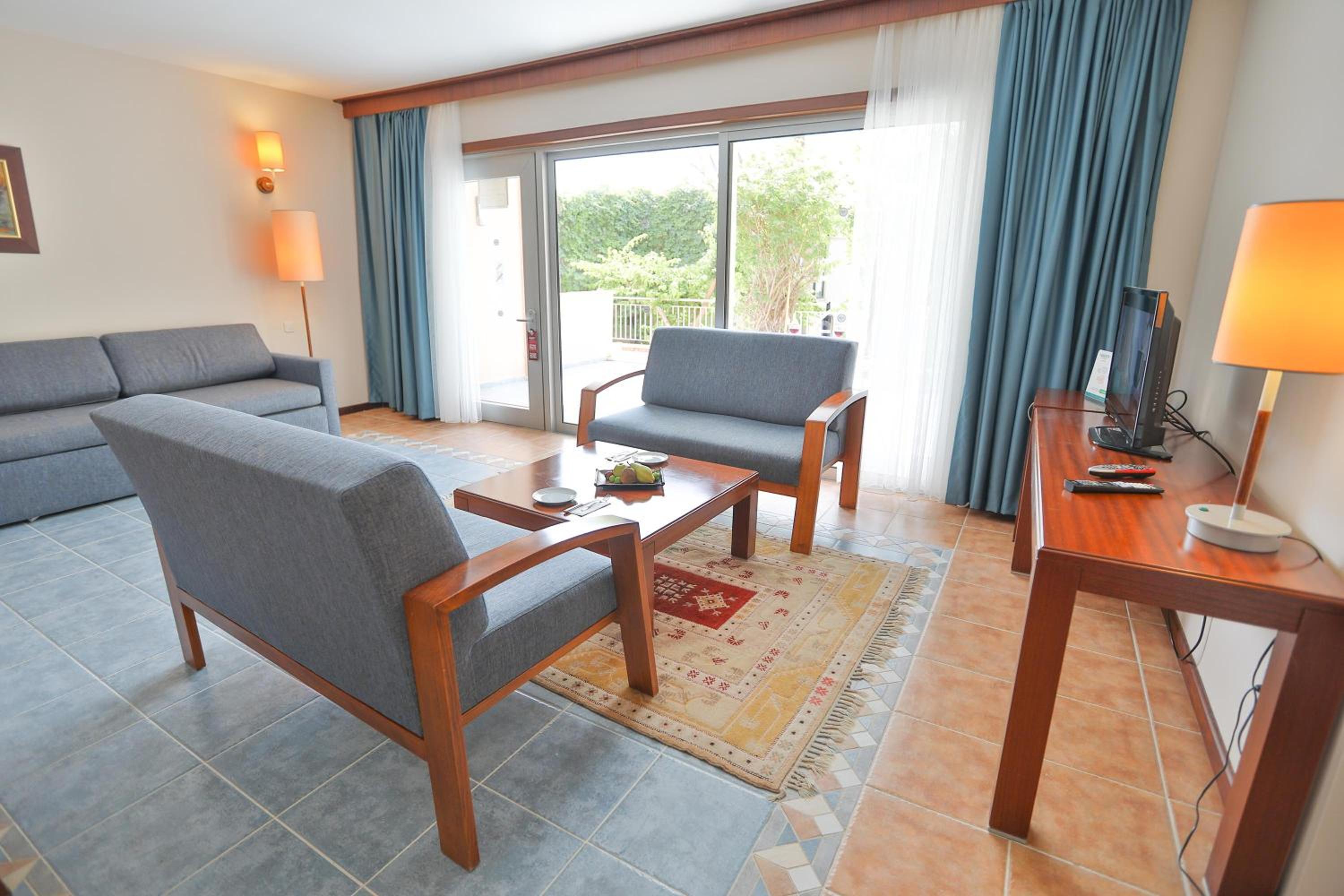 Suite with Garden View