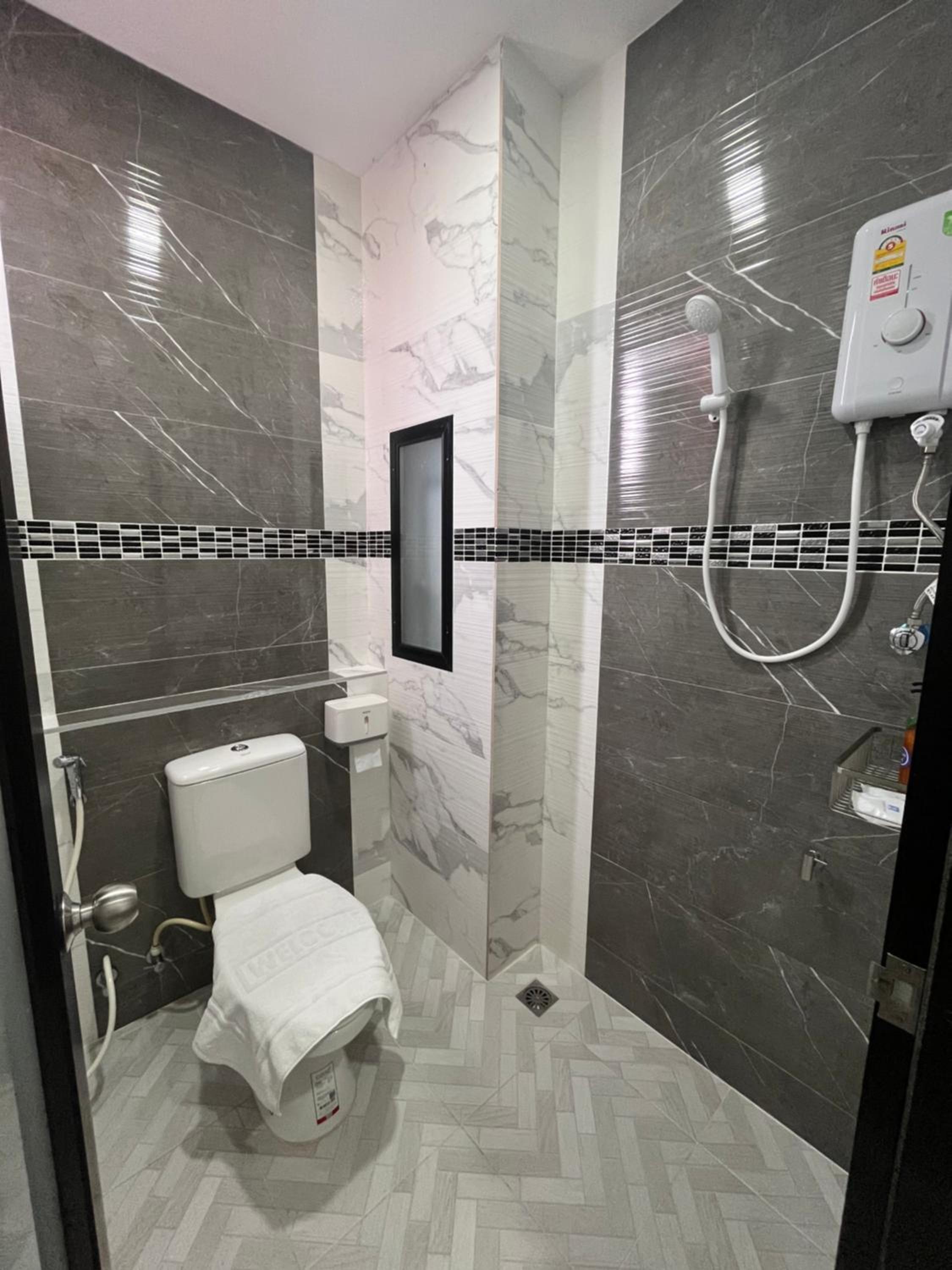 Small Double Room - Photo 4
