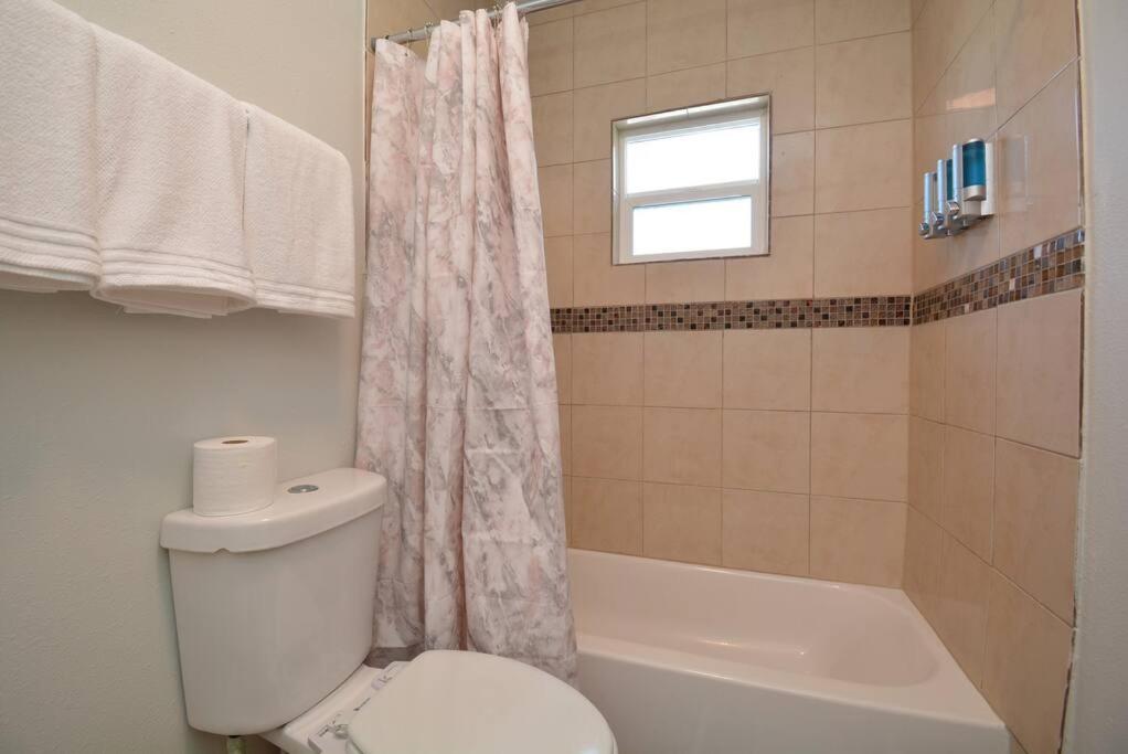 One-Bedroom Apartment - Photo 37