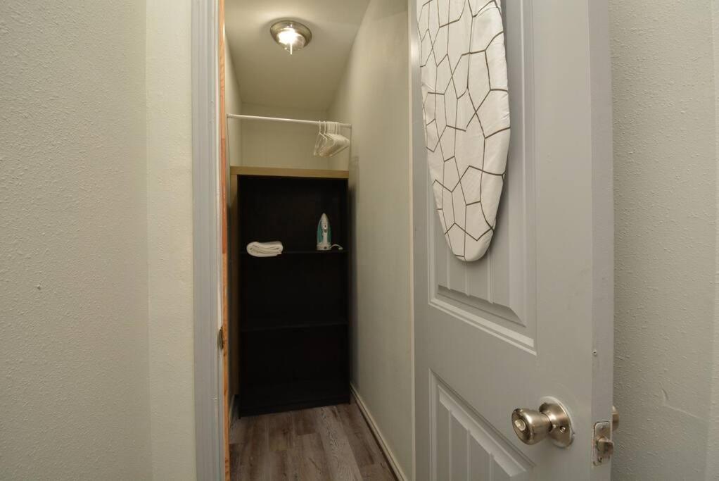 One-Bedroom Apartment - Photo 6