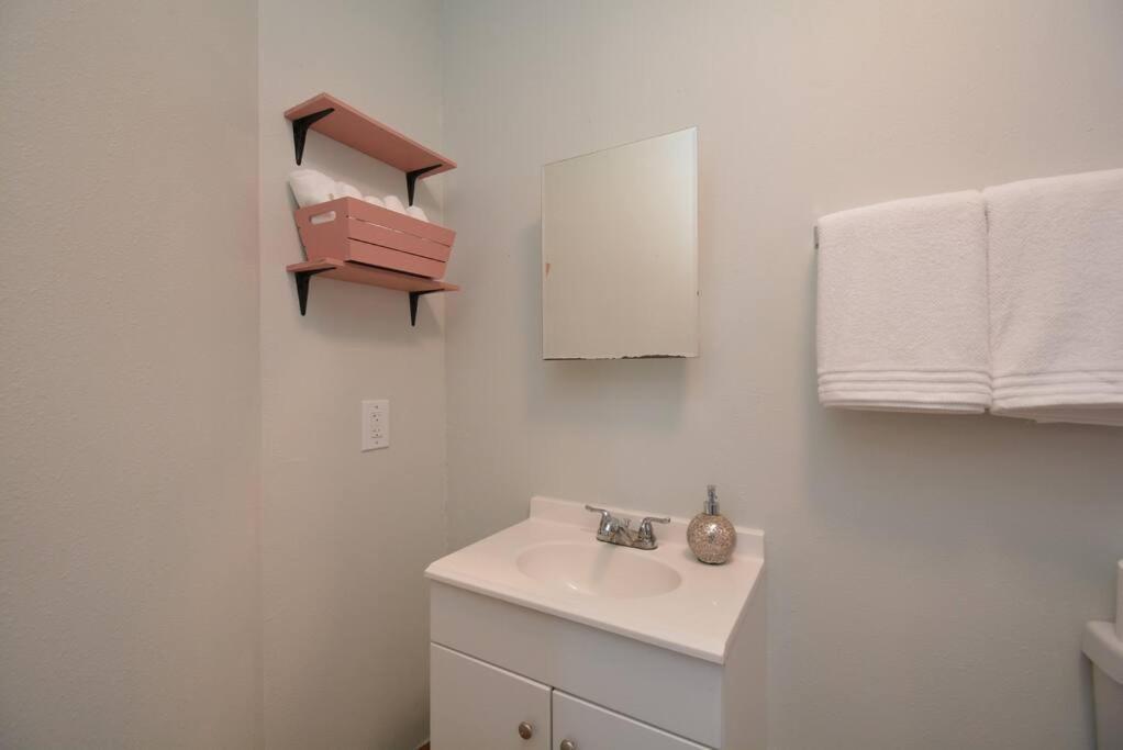 One-Bedroom Apartment - Photo 46