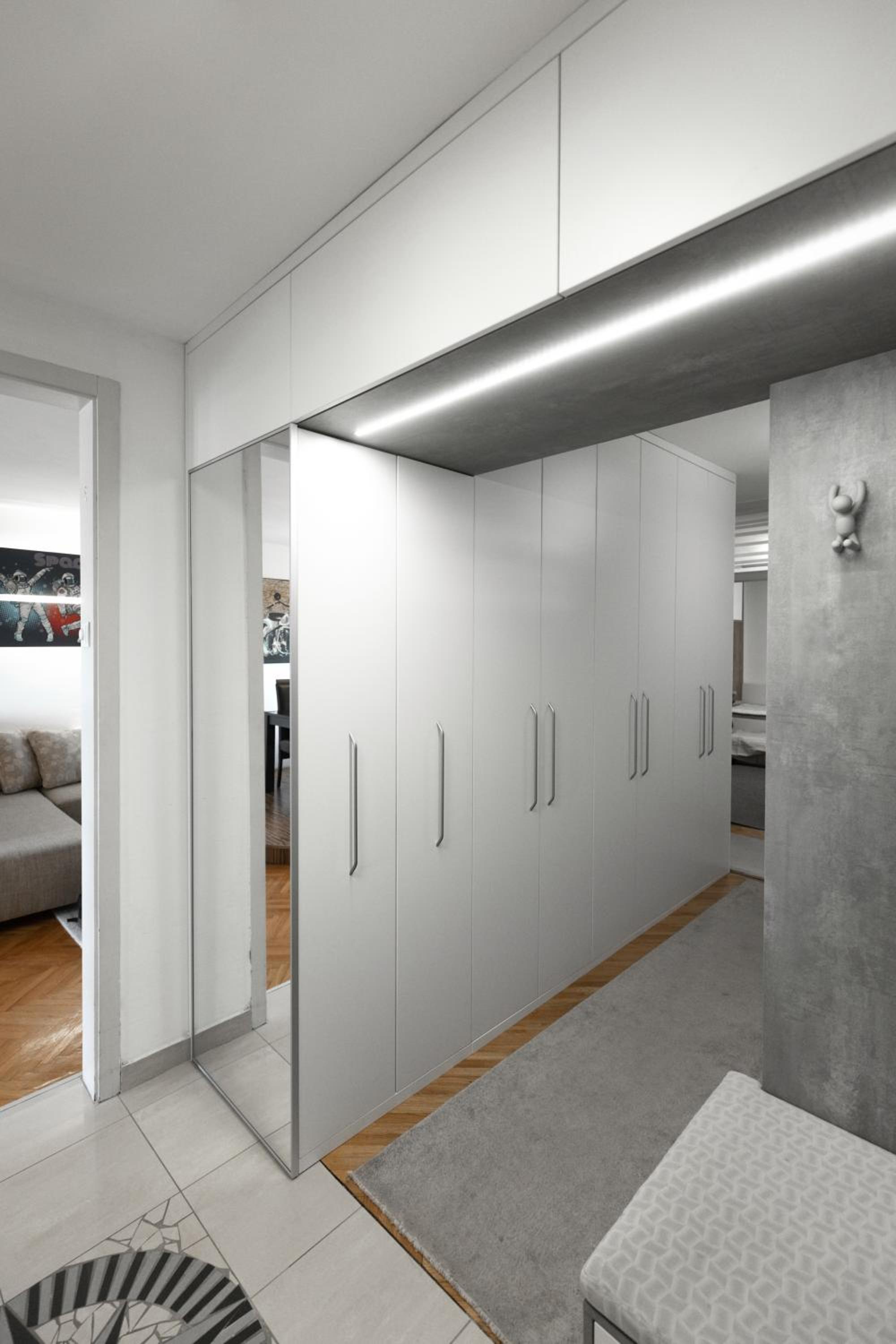 Three-Bedroom Apartment with Water View photo 2