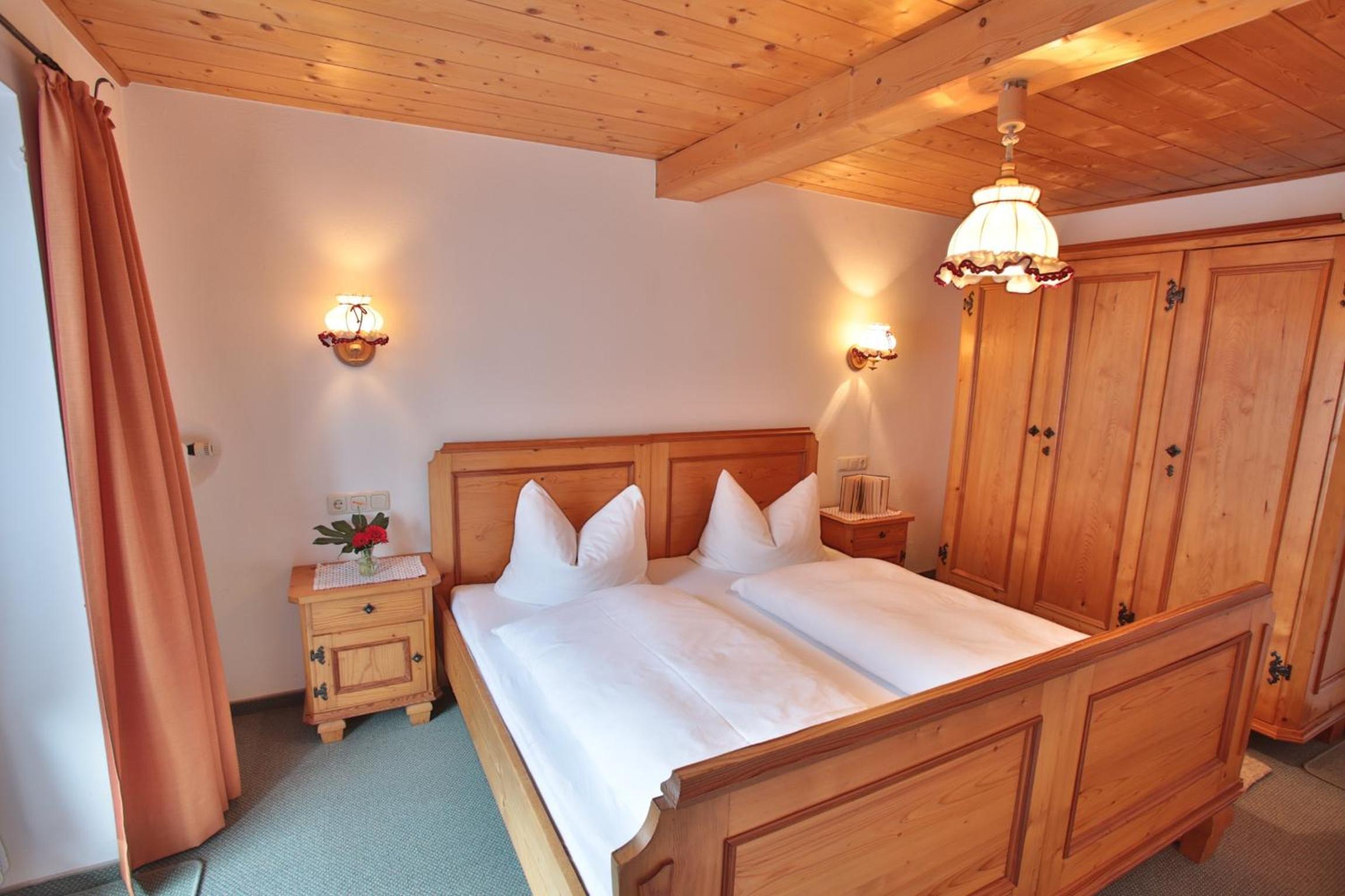 Double Room with Balcony (2 Adults + 1 Child) photo 3