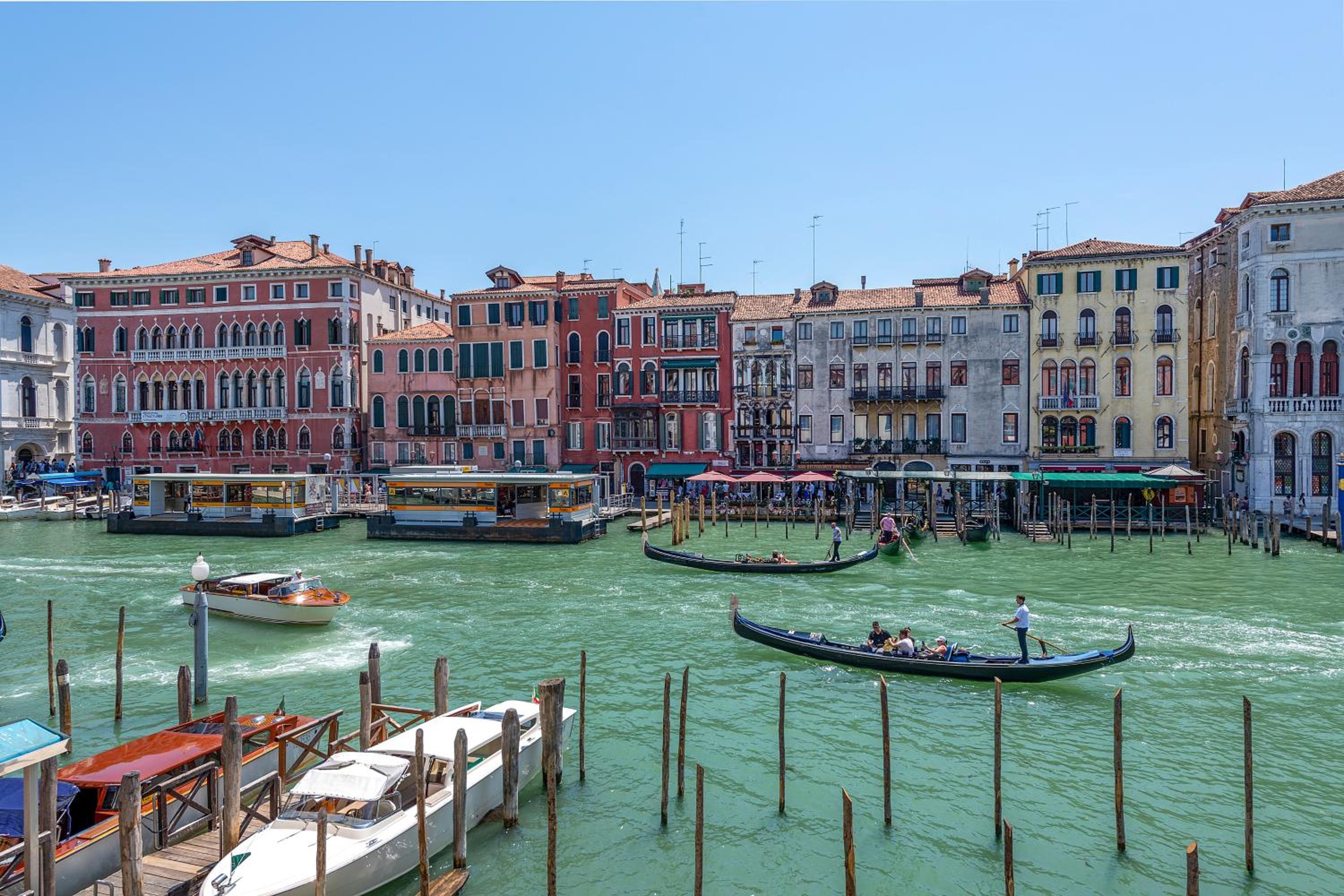 Suite with Canal View