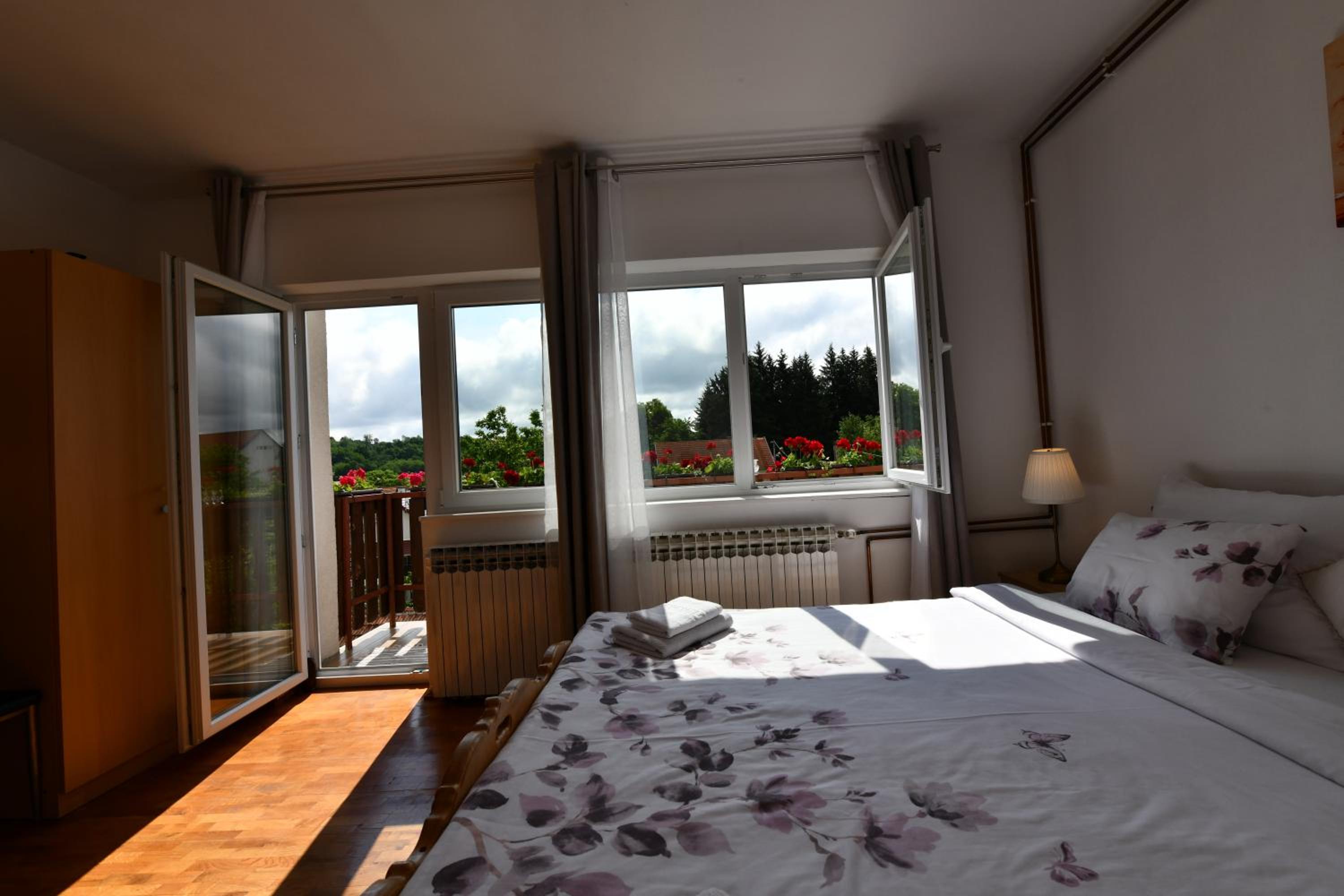Two-Bedroom Apartment - Photo 3