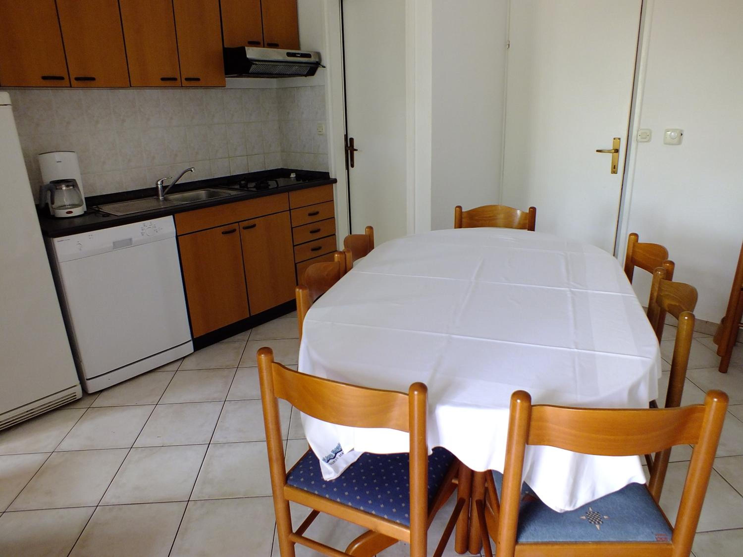 Duplex Four-Bedroom Apartment with Balcony photo 3
