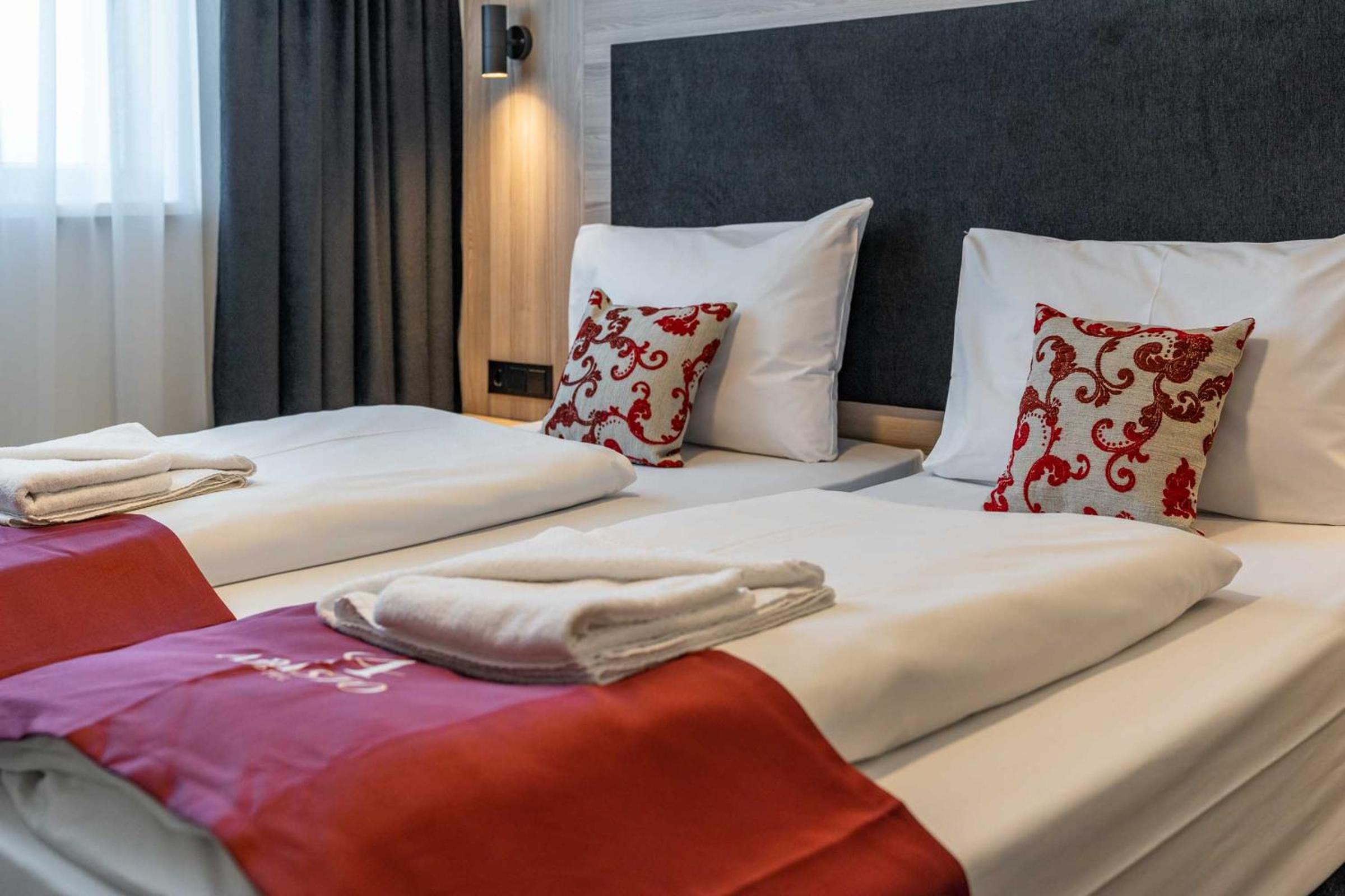 Standard Double Room - Photo 1