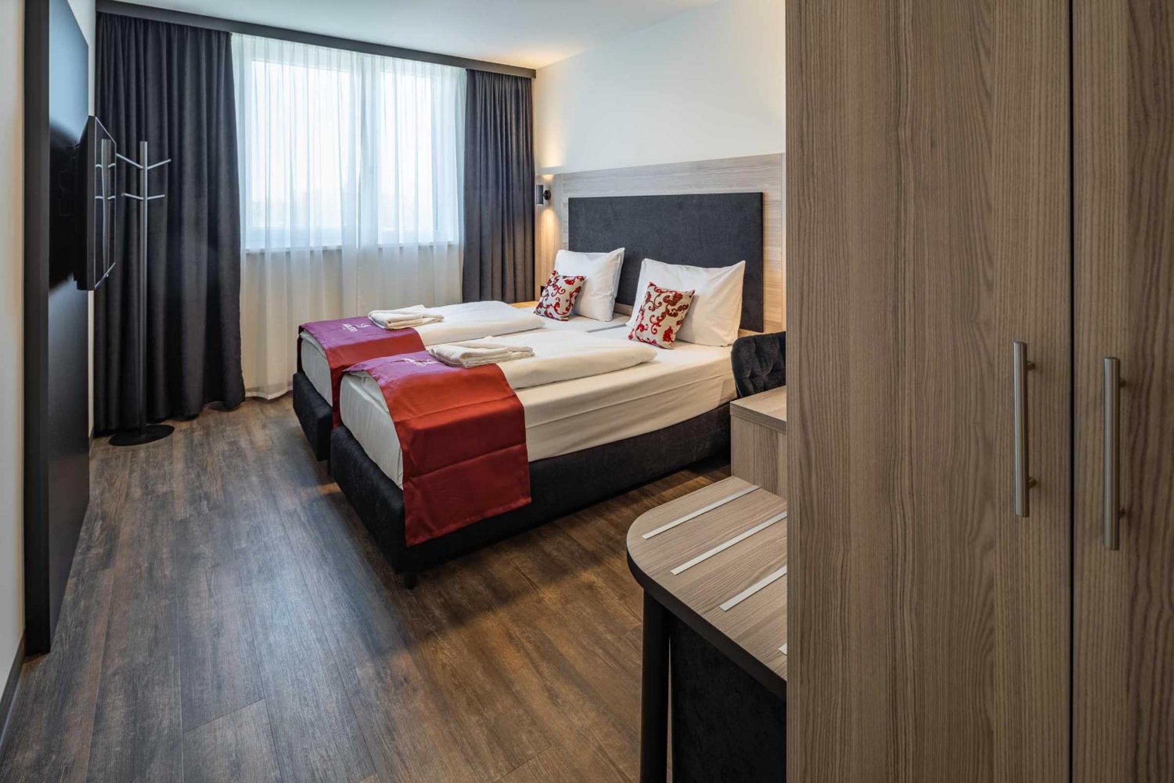 Standard Double Room - Photo 5
