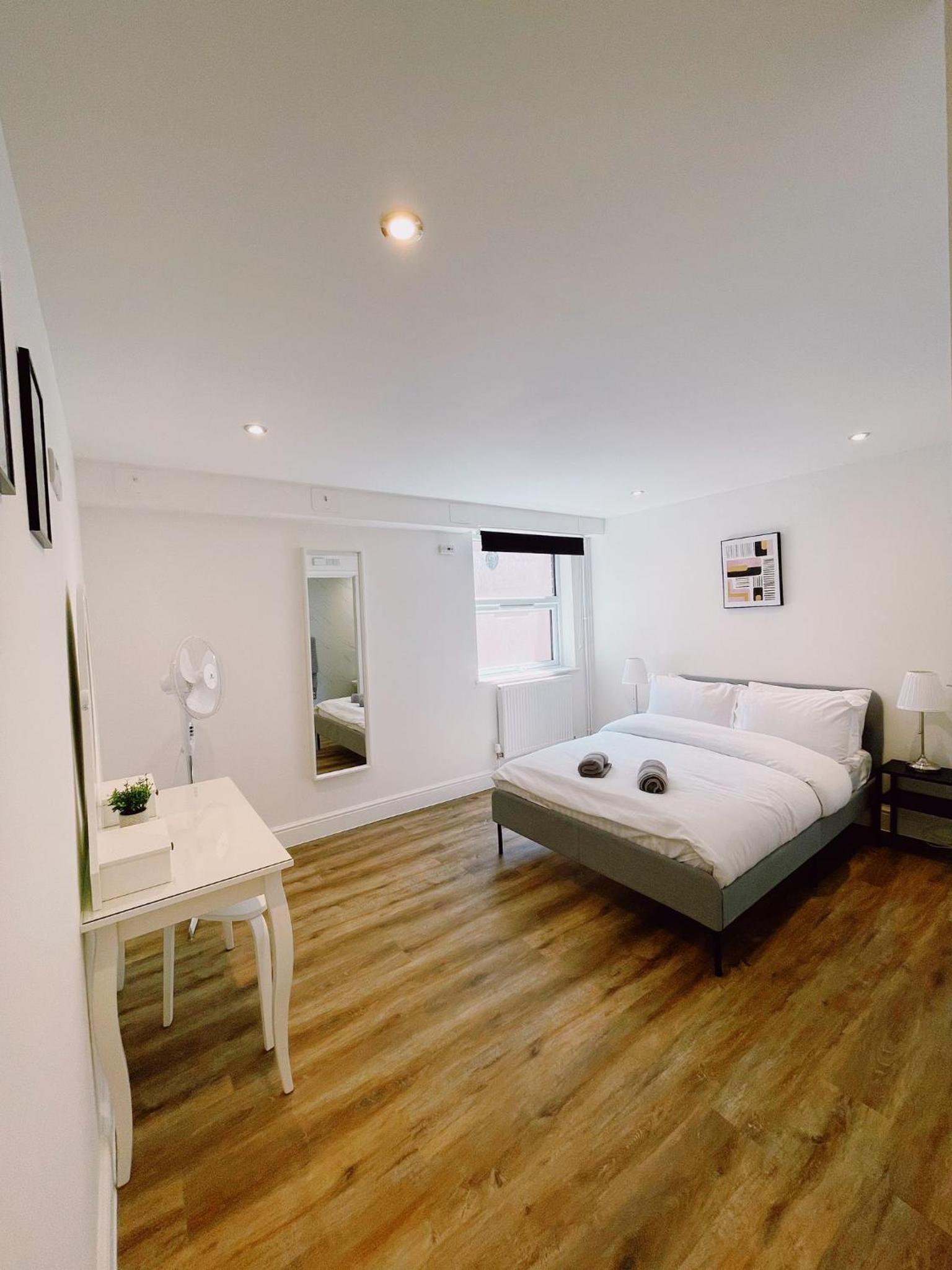 Two-Bedroom Apartment - Photo 8
