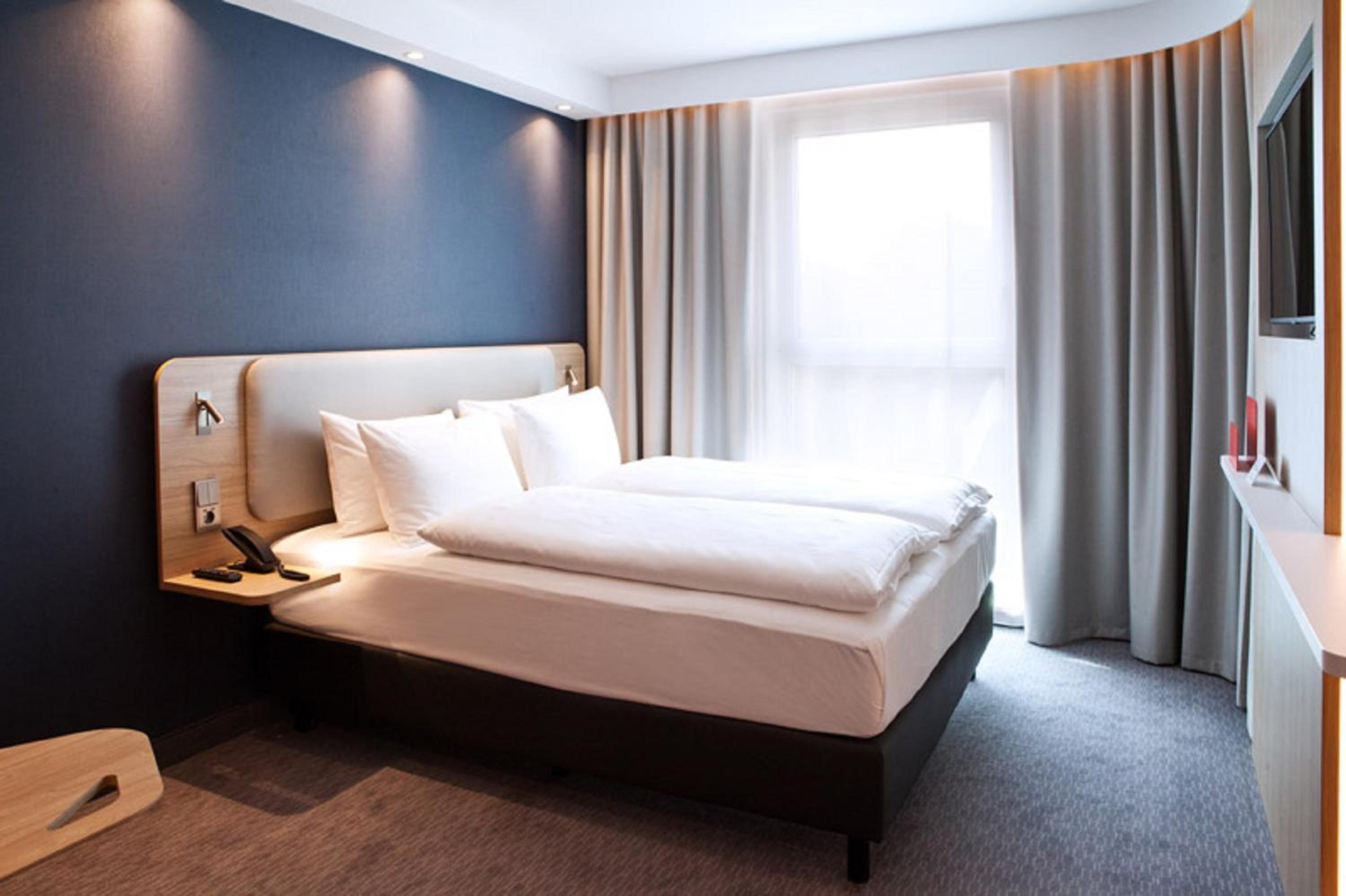 Standard Queen Room - Photo 1