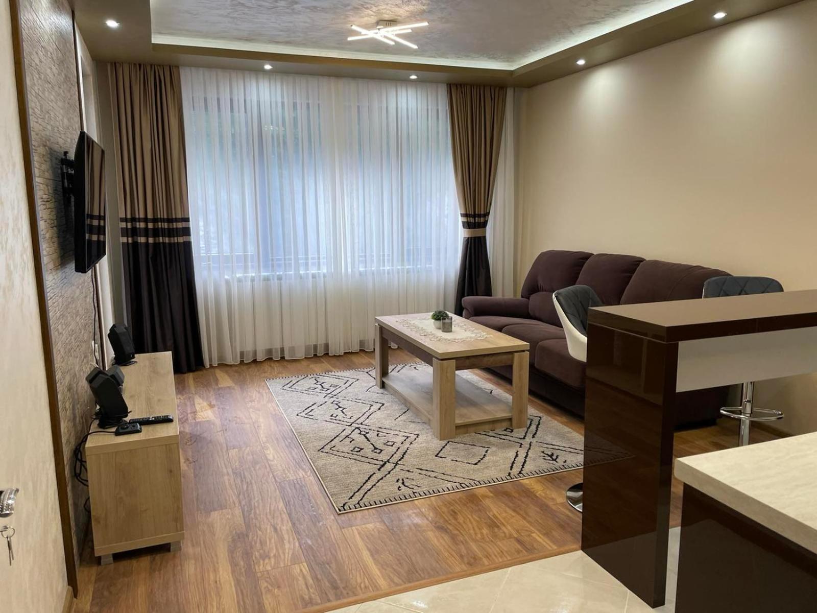 One-Bedroom Apartment - Photo 1