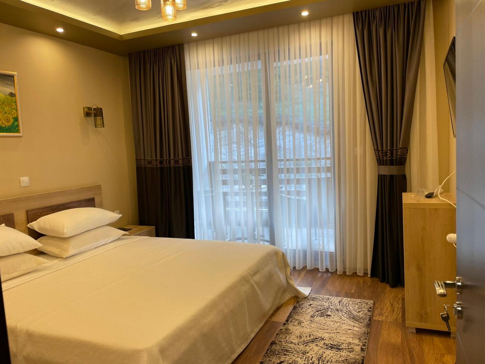 One-Bedroom Apartment - Photo 7