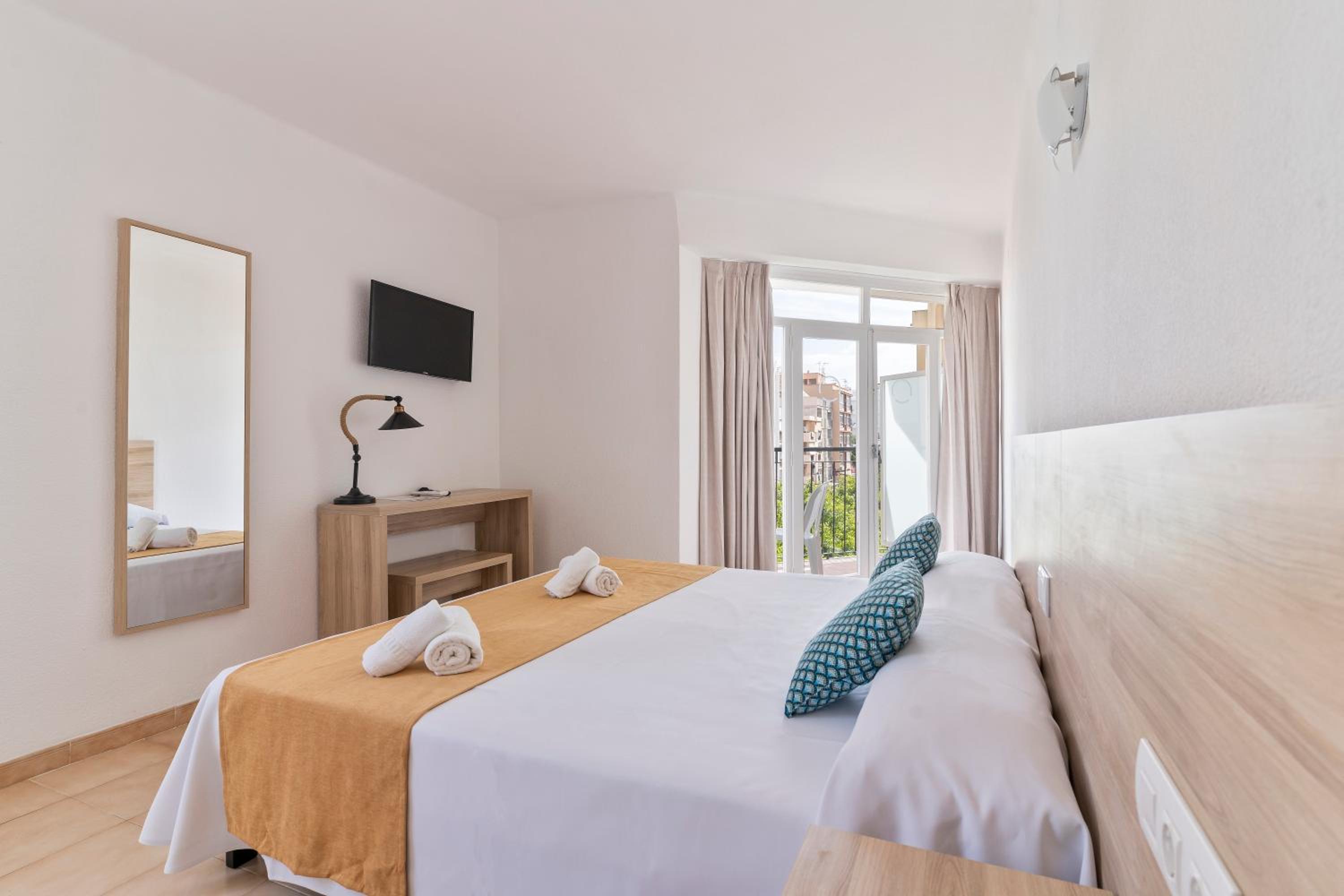 Double Room - Photo 18