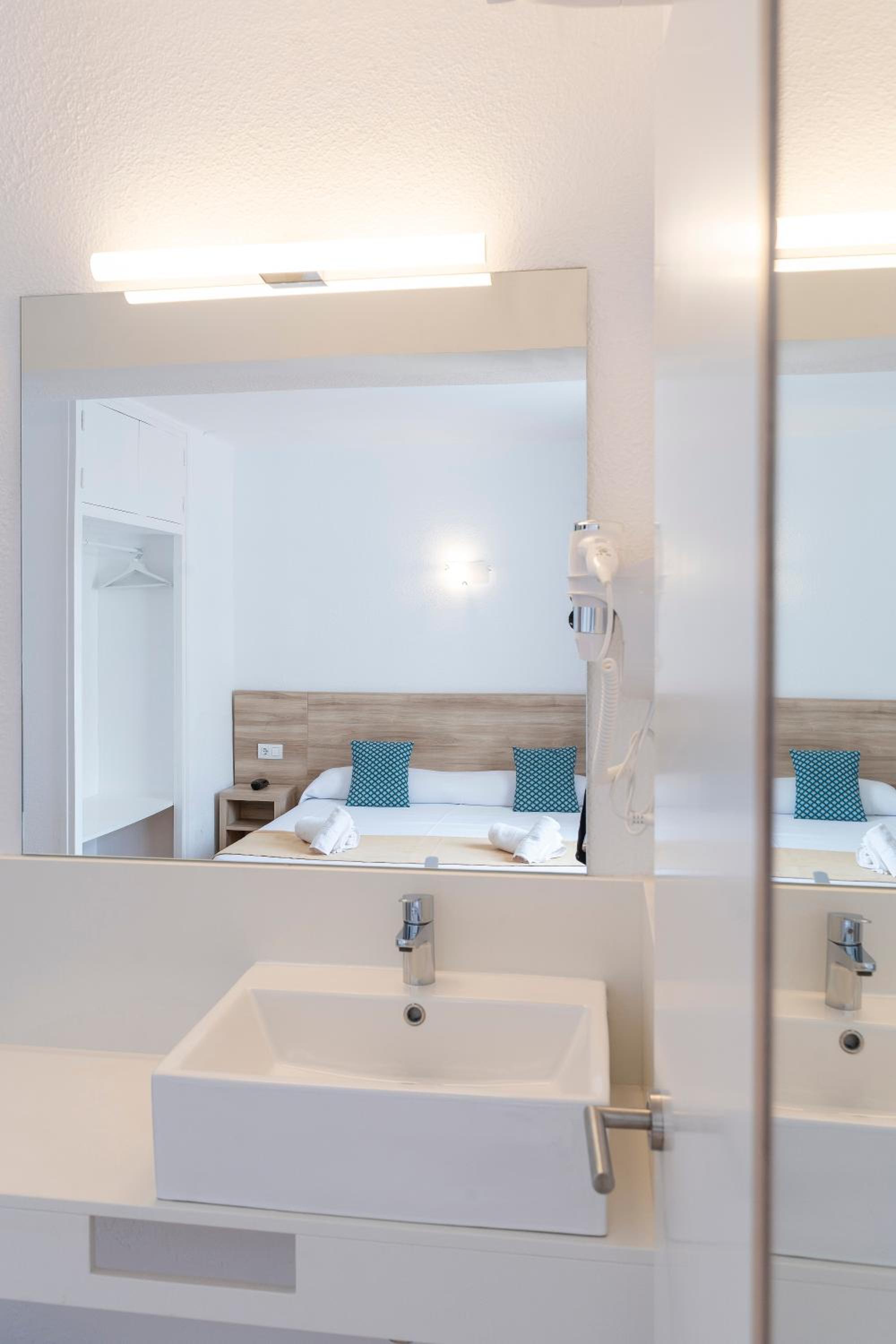 Double Room - Photo 20