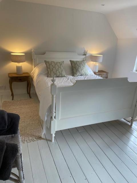 One-Bedroom House - Photo 2
