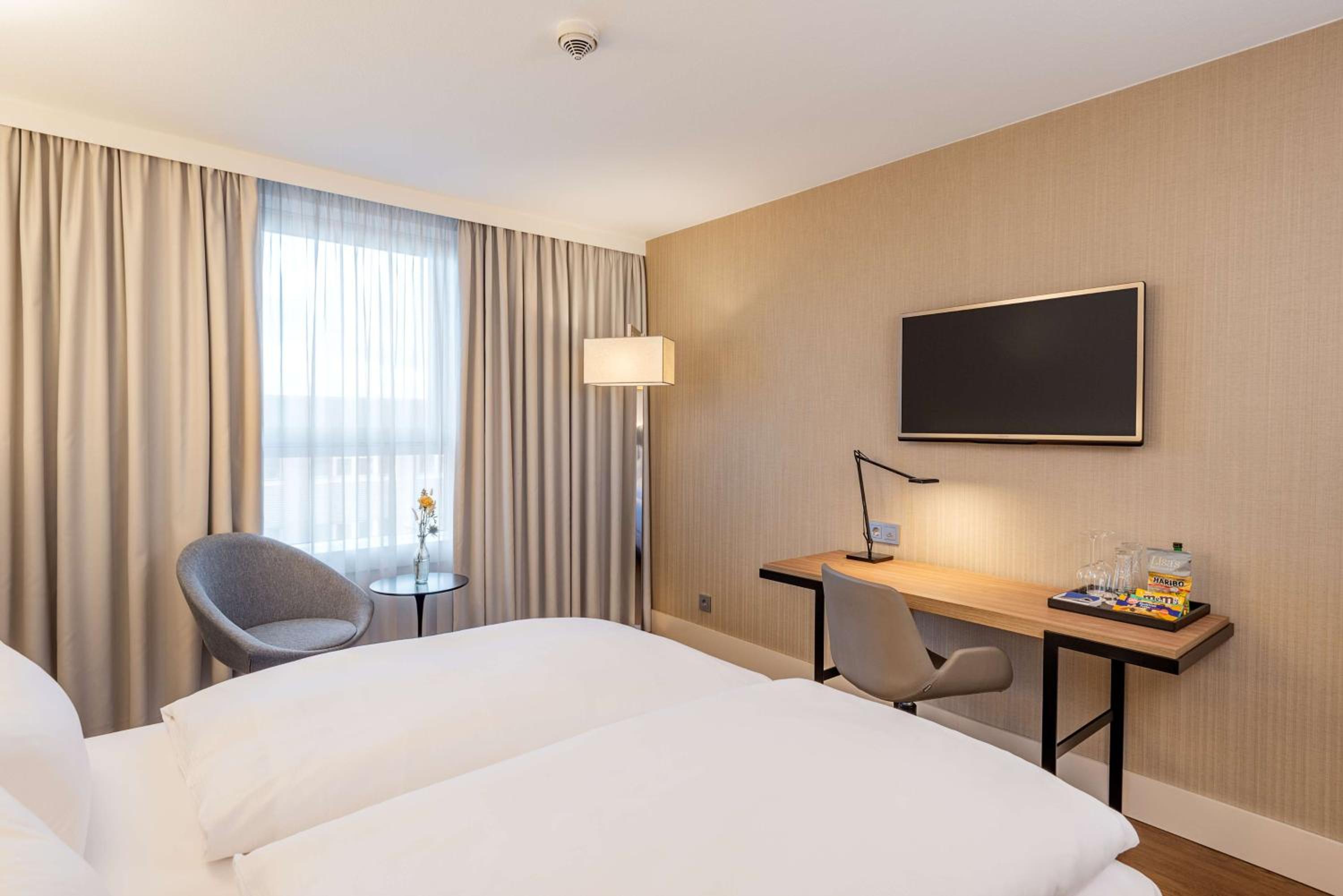 Standard Double or Twin Room - Photo 4