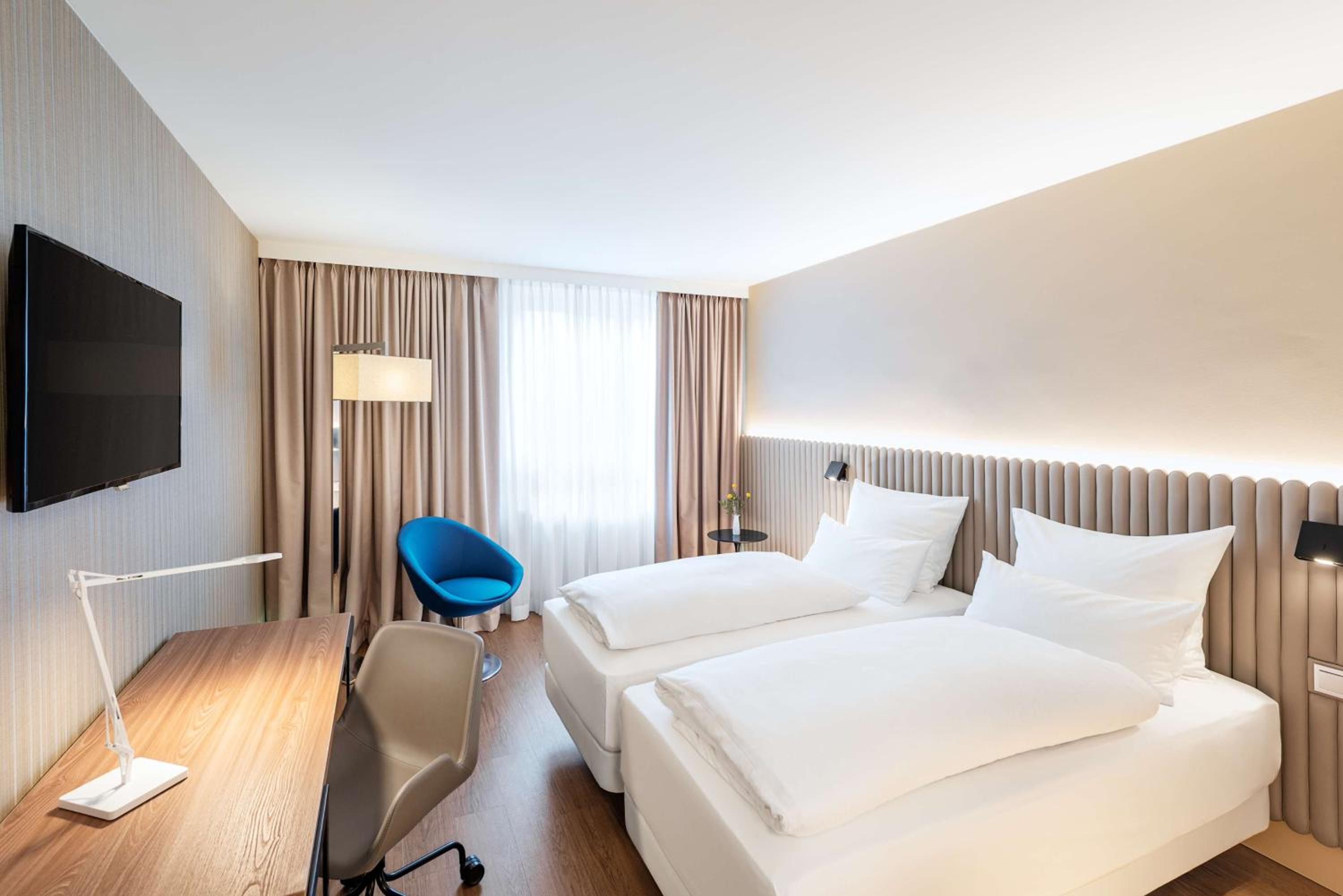 Standard Double or Twin Room - Photo 5