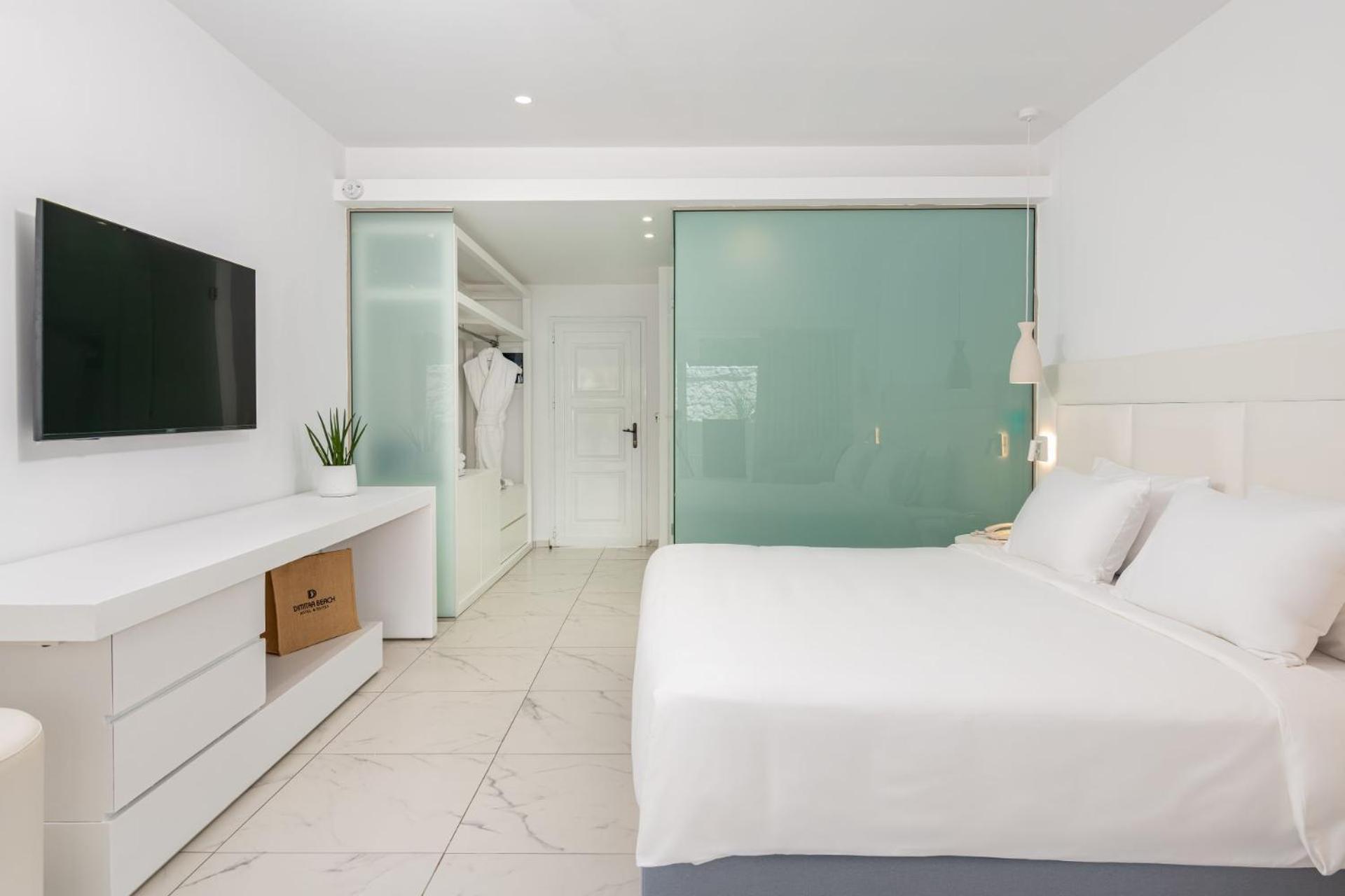 Wellness Suite with Mini Pool & Garden photo 3