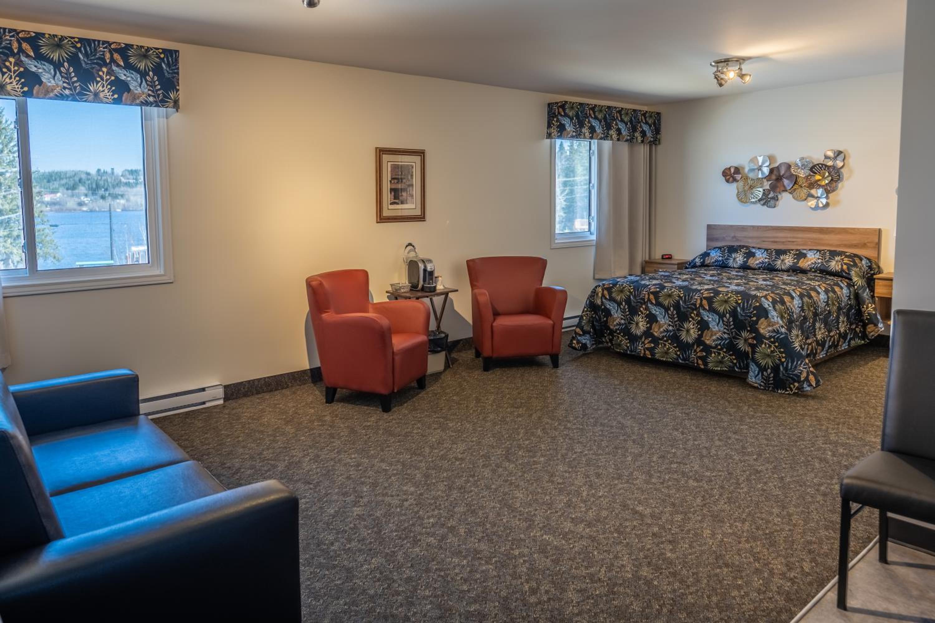 Quadruple Room with Lake View photo 2