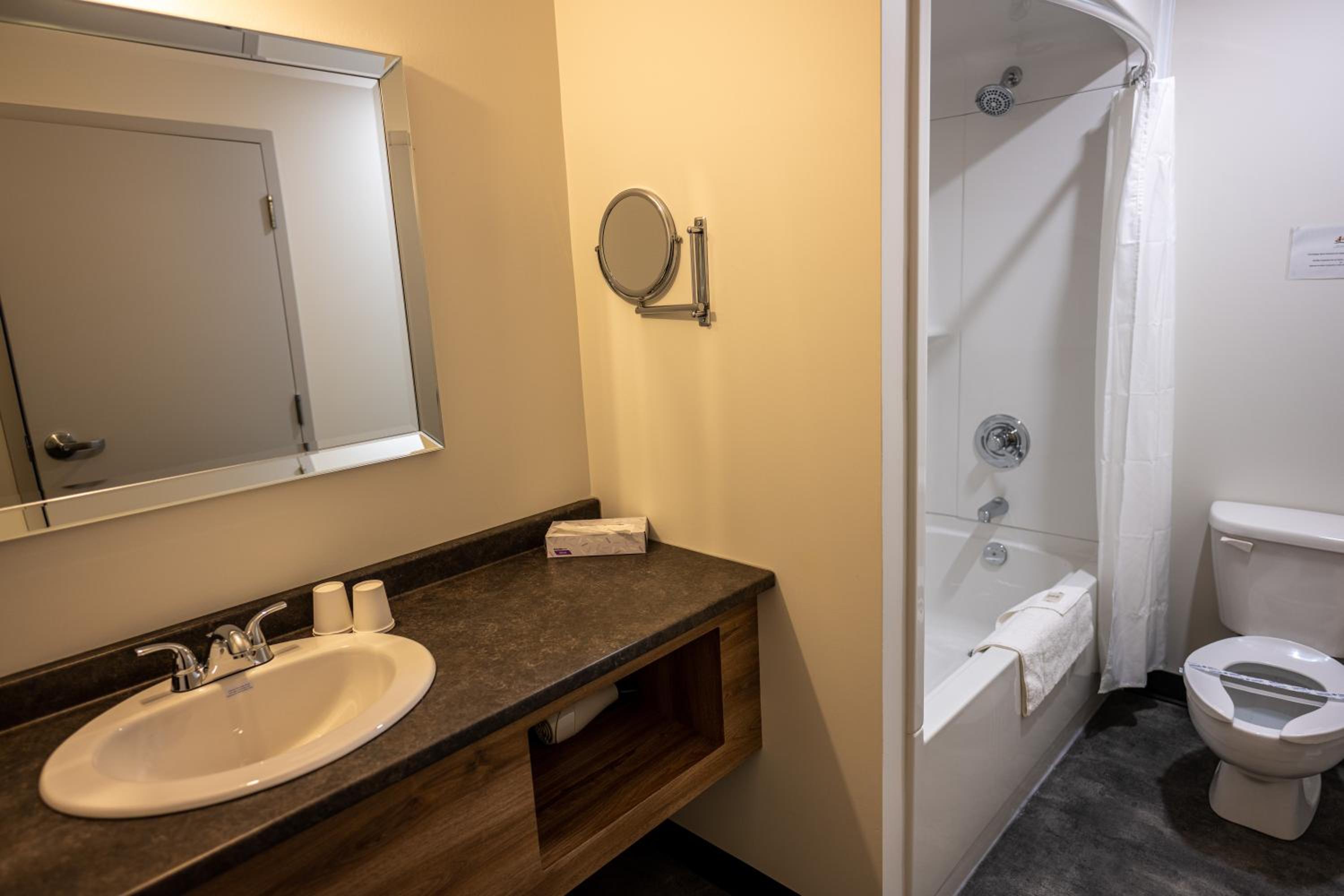 Quadruple Room with Lake View photo 3
