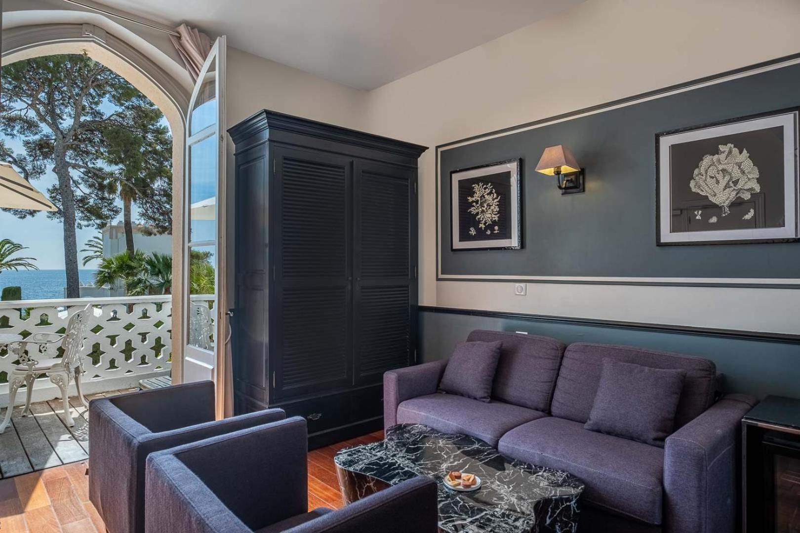 Double Room with Balcony and Sea View - Photo 2