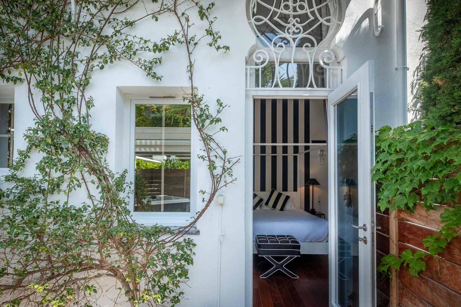 Jacuzzi Terrace Room with Park View photo 2