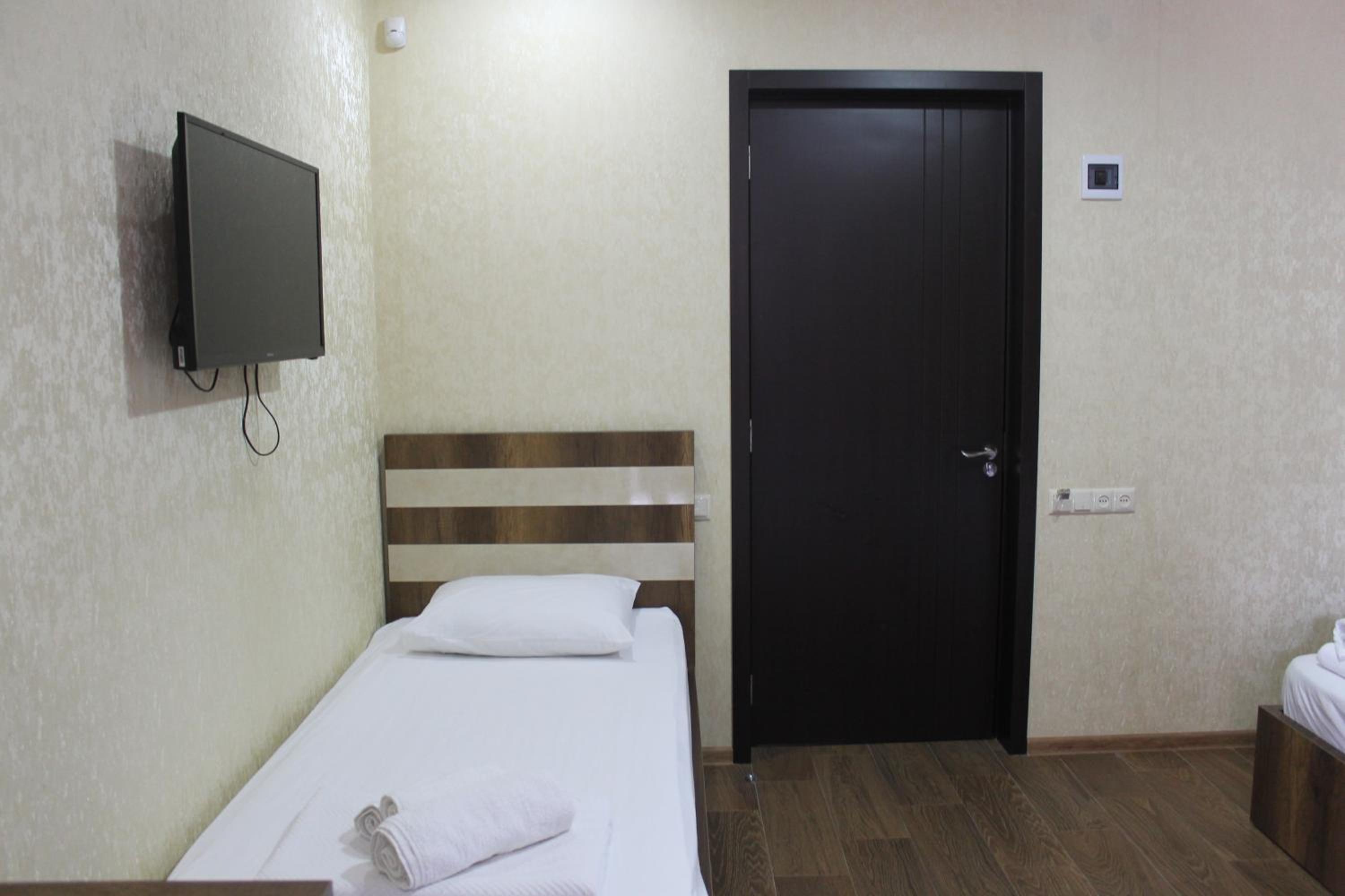 Double Room with Private Bathroom photo 3