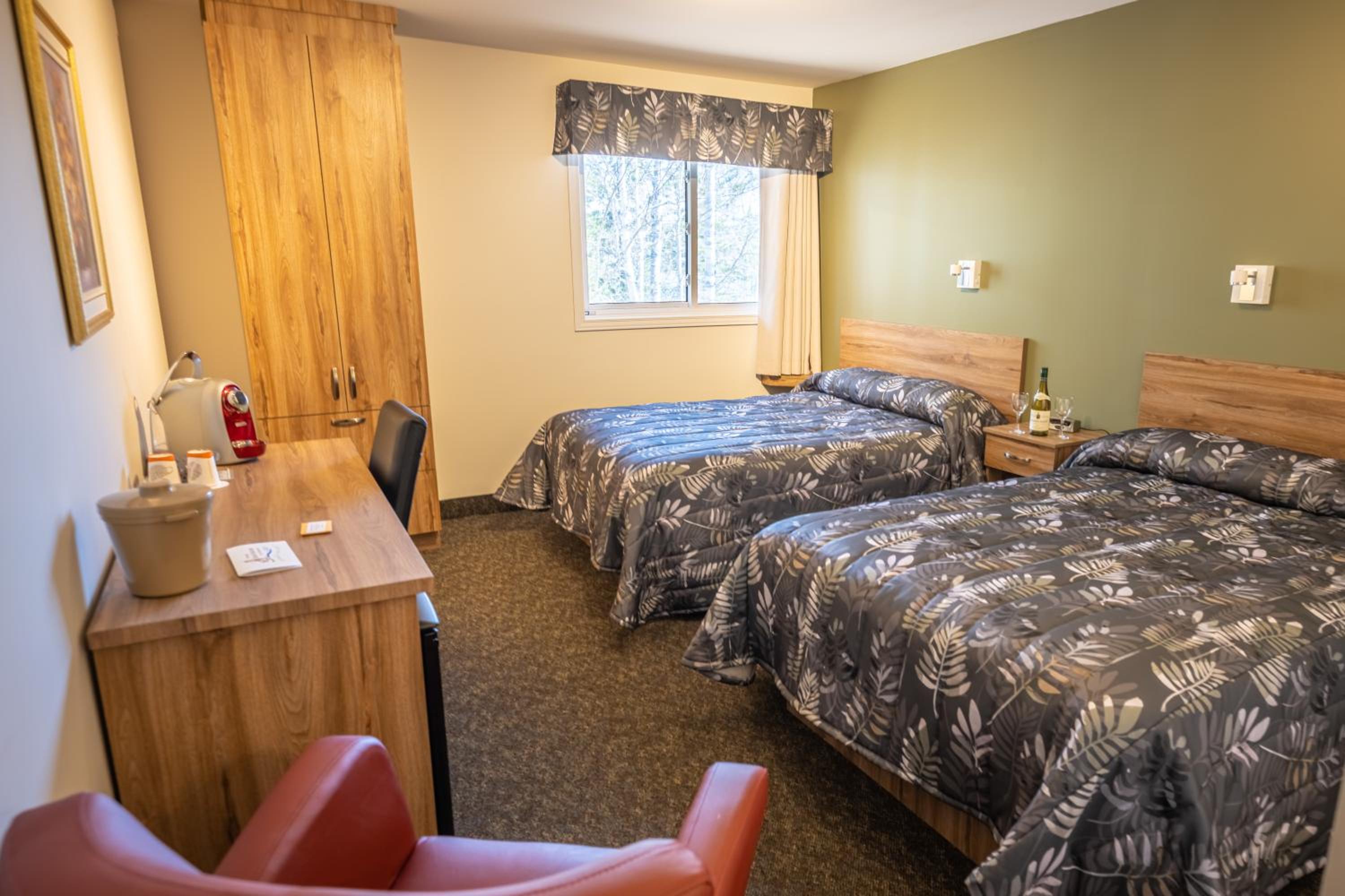 Quadruple Room with Private Bathroom