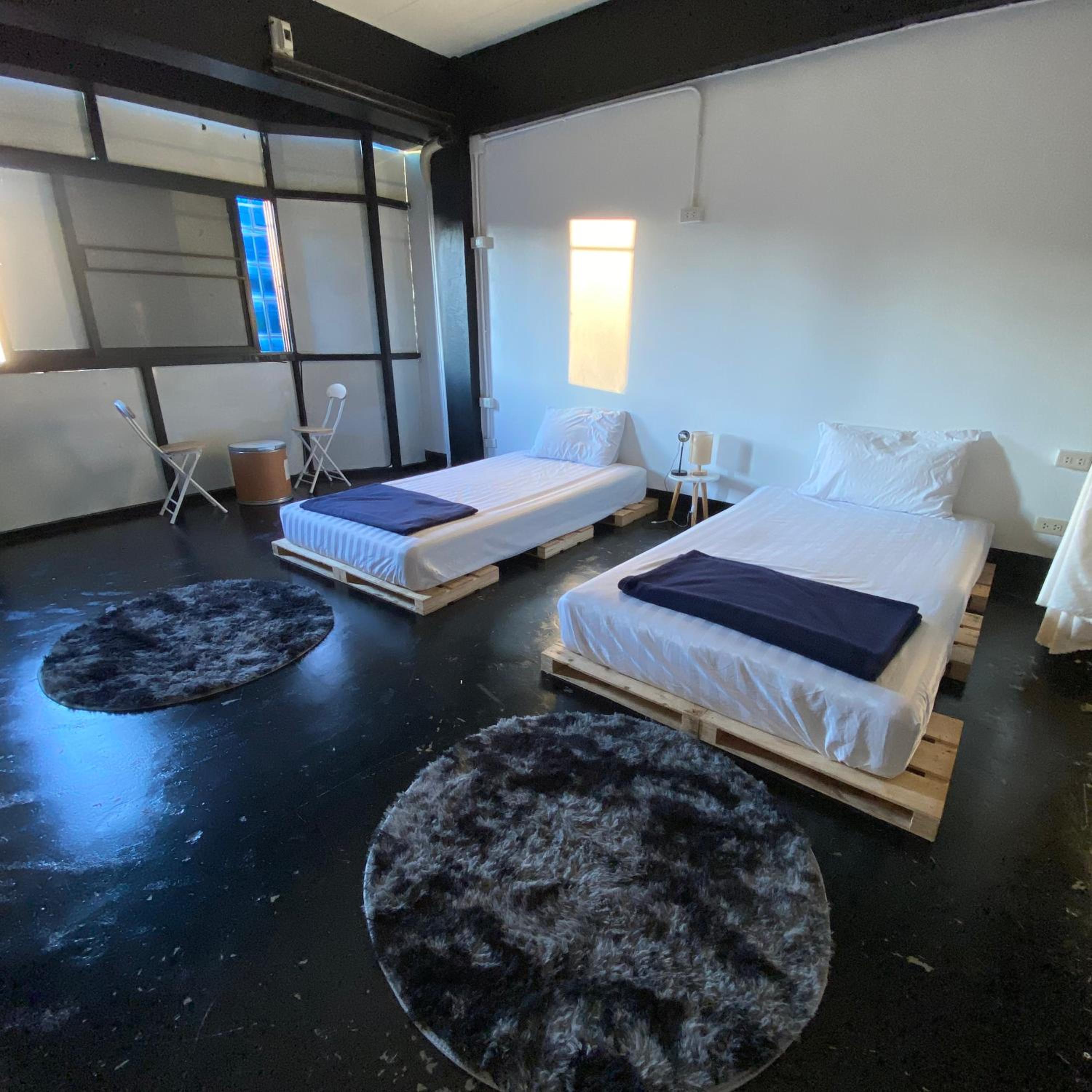 Economy Quadruple Room - Photo 4