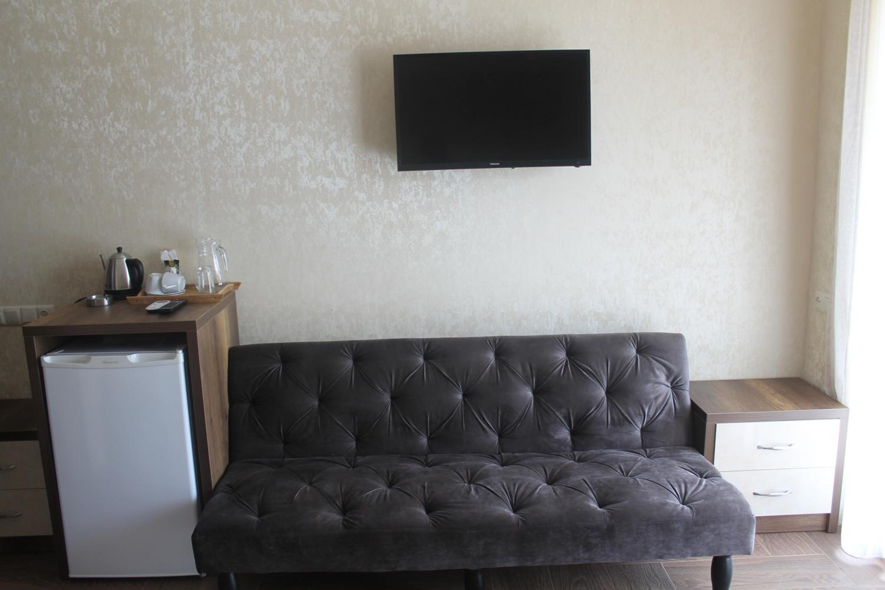 Standard Twin Room with Sofa photo 3