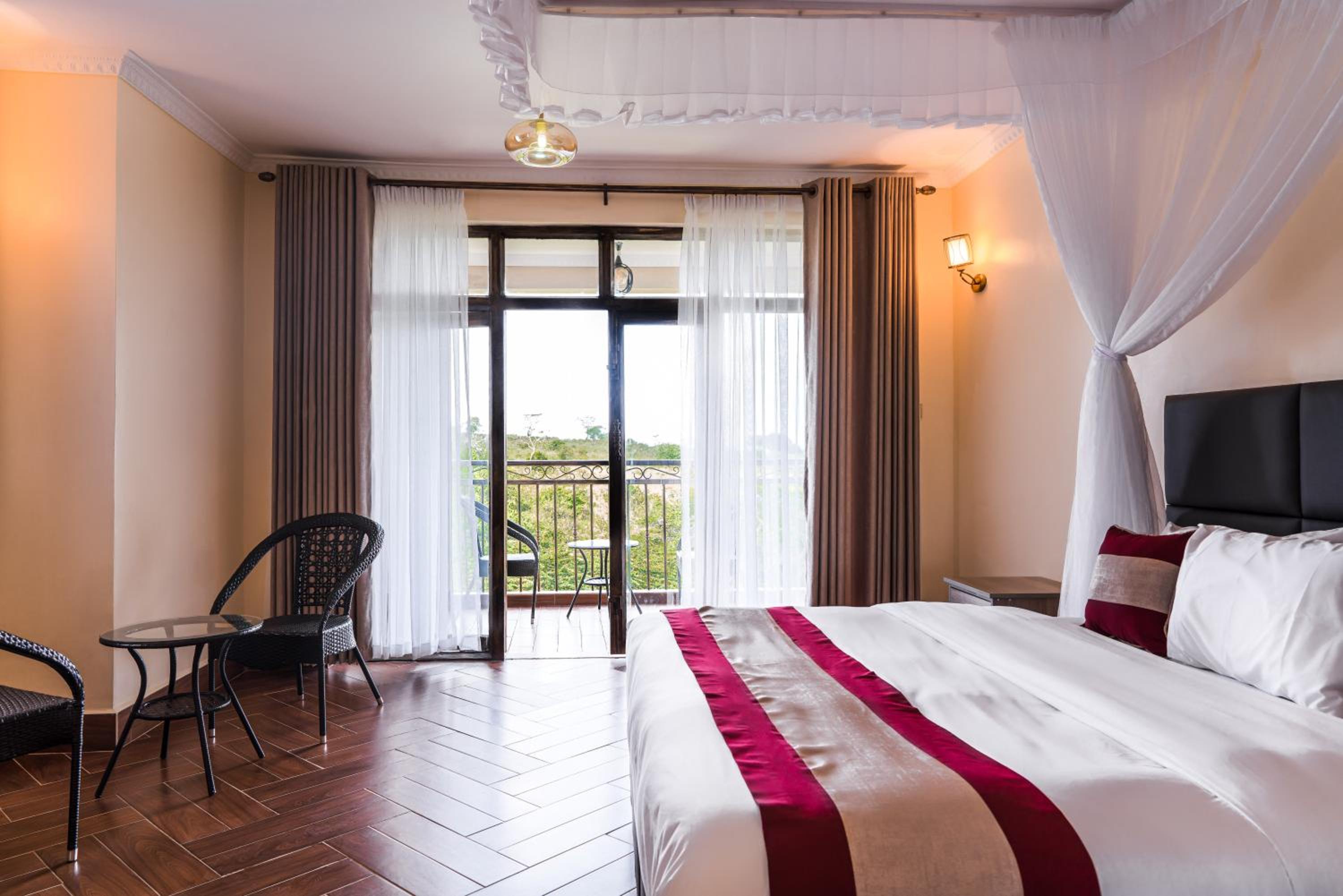 Deluxe Double Room - Photo 9